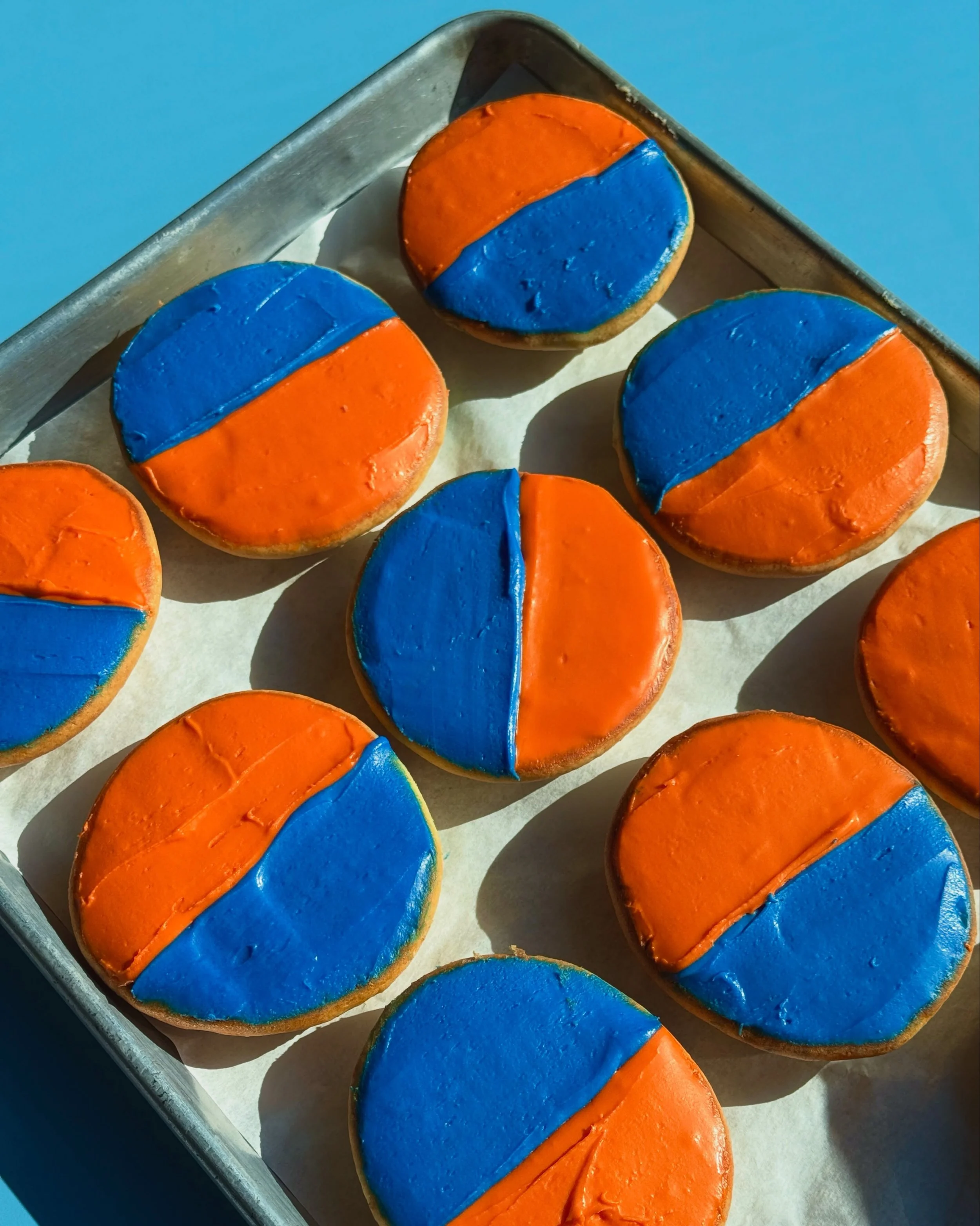 Go sports! 🧡✨🏀✨💙 But seriously, our BLACK &amp; WHITES are temporarily seeing blue and orange on GAME DAYS. Pick some up (or order ahead) and maybe just maybe it&rsquo;ll be a good luck charm for the Knicks! 🏀 Let&rsquo;s keep it up!!!
