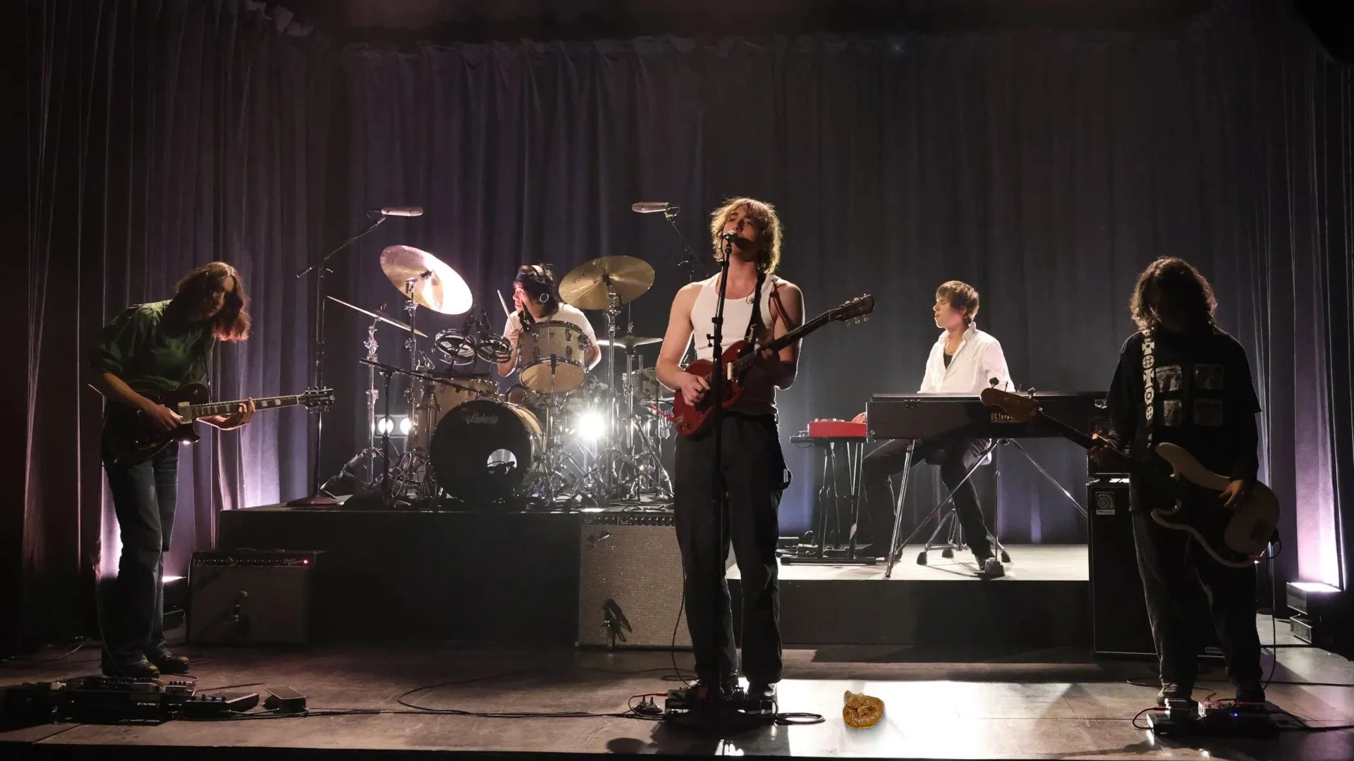 Geese Defecates Midperformance on ‘SNL’