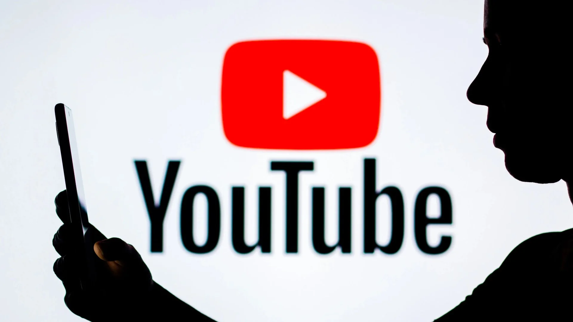 Hollywood Execs Lament Lack of Female YouTubers Available to Direct Films