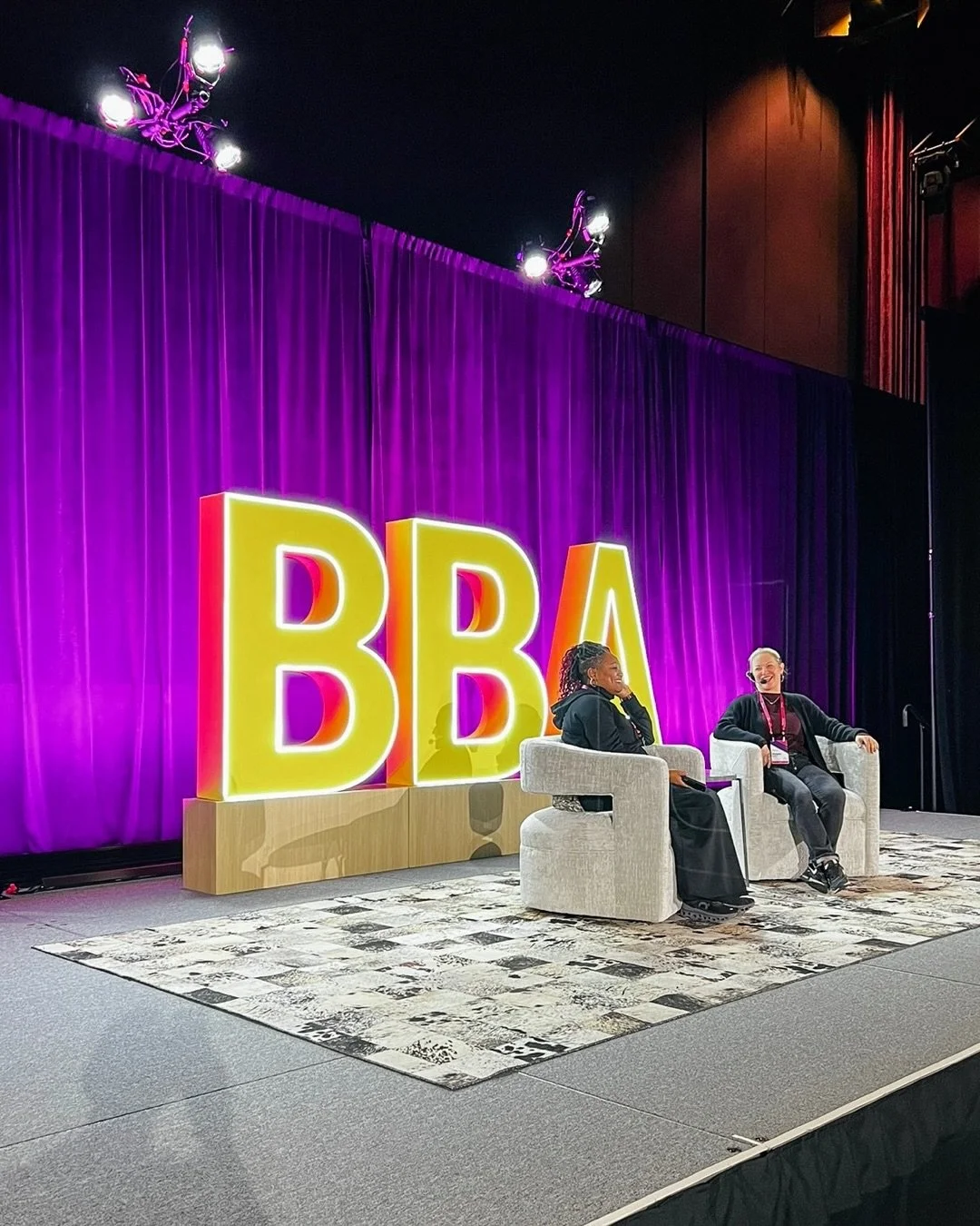 Let there be light 💡Illuminated brand moments are always a favorite&mdash;especially when they&rsquo;re built to make an impact both on stage and beyond the program.

For this project, we fabricated custom 5&rsquo; high dimensional letters using the