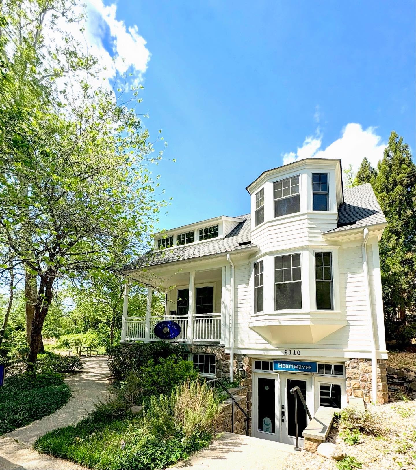 environment really is everything. so grateful for such a beautiful place to offer care to those in need.

 interested in acupuncture? feeling called to try it? looking for answers everywhere and feeling more confused than ever? stop by and see how po