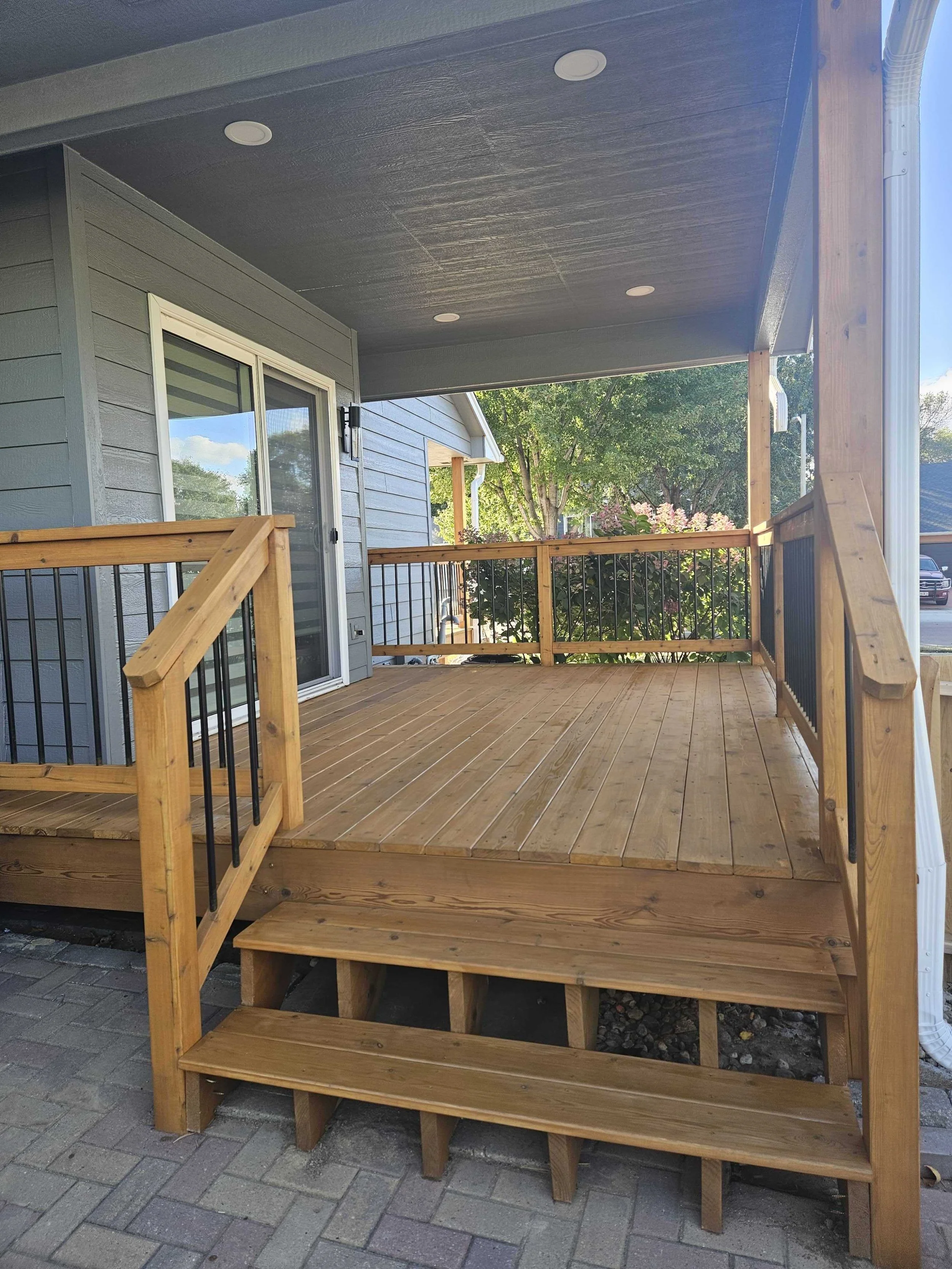 Deck Staining 101: Everything You Need to Know for Sioux Falls Decks