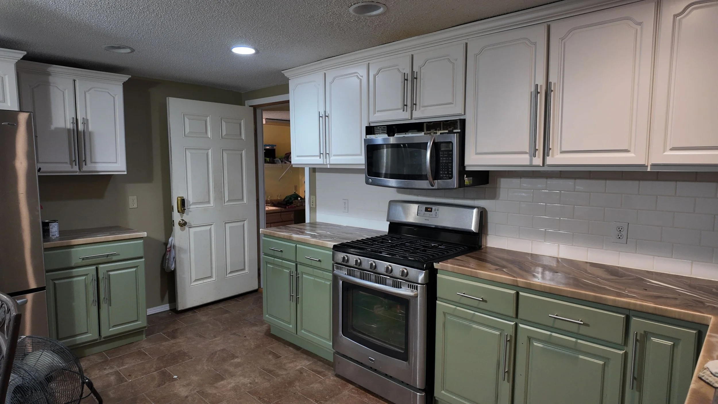 How to Choose the Perfect Paint Color for Your Kitchen Cabinets