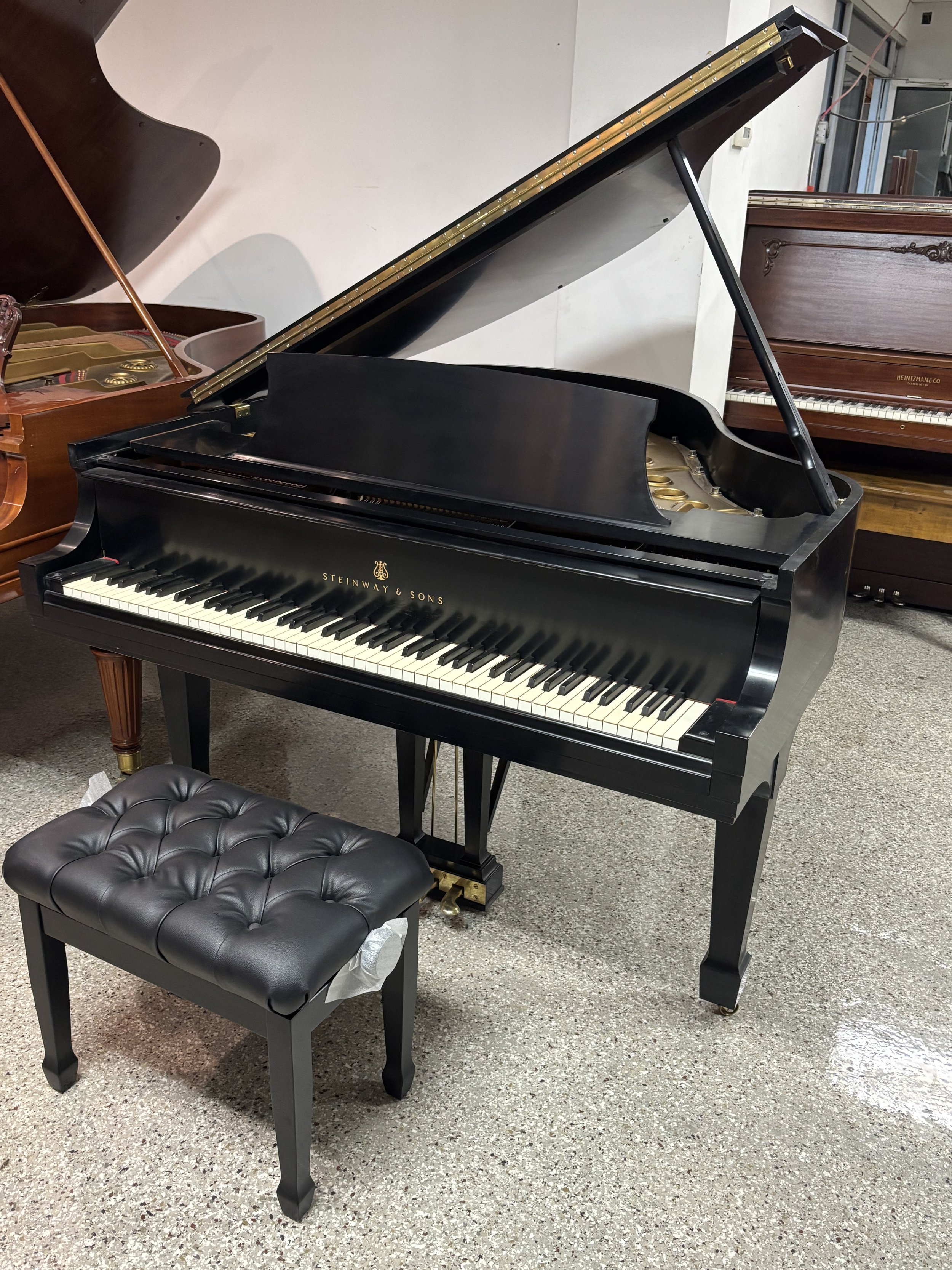 Steinway Model S