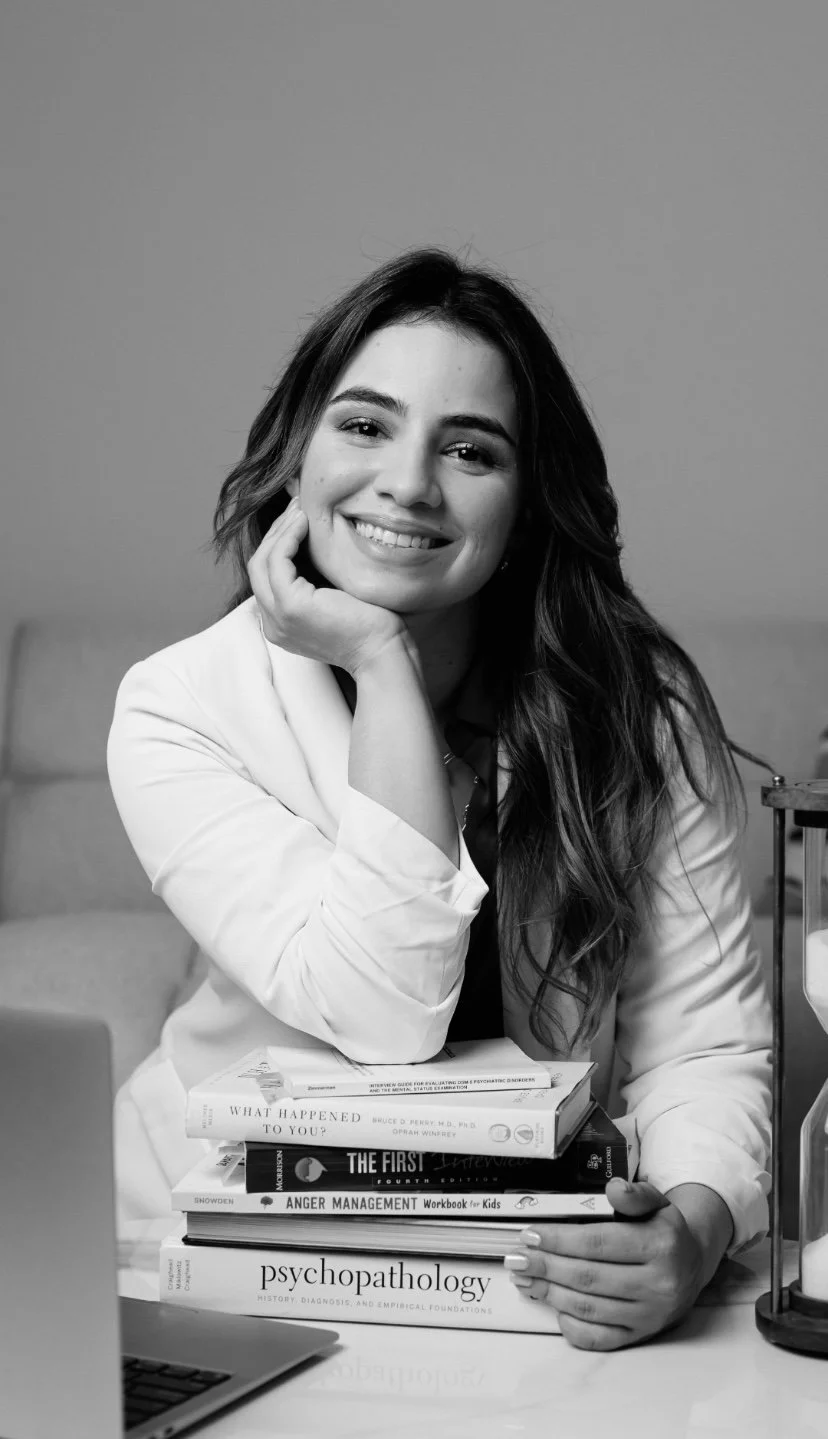 BILINGUAL  THERAPIST IN MARYLAND AND FLORIDA THERAPY APPROACH FOR YOUNG ADULTS AND CHILDREN