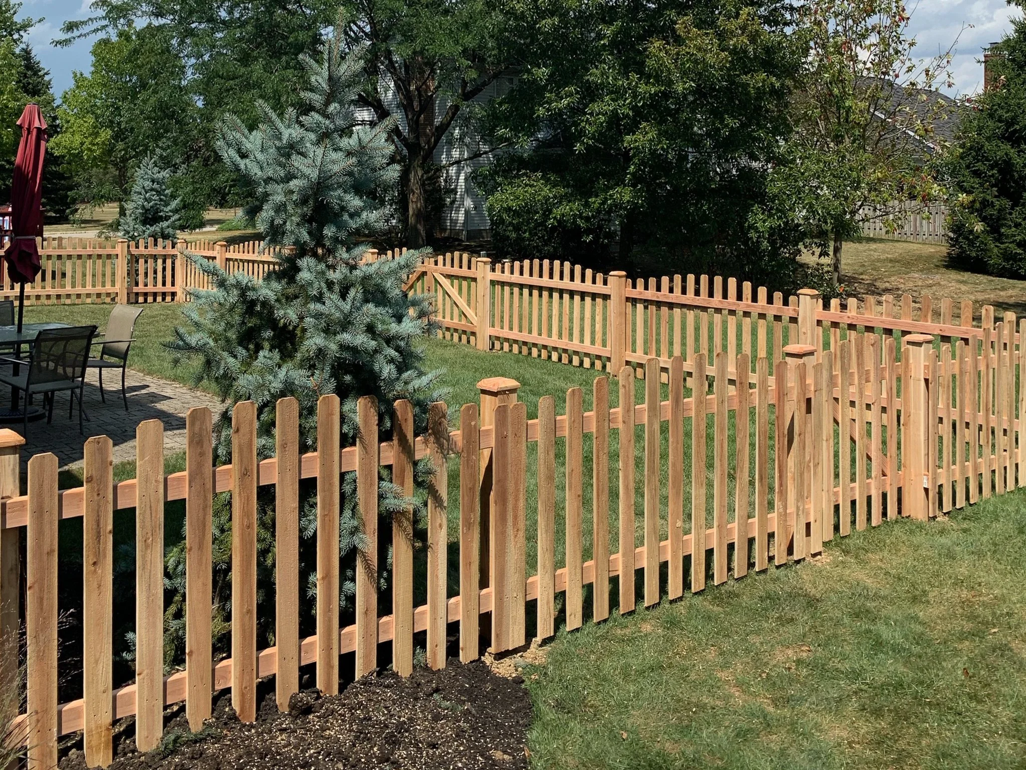 4'-Picket-DE Arch-Cedar-179.jpg