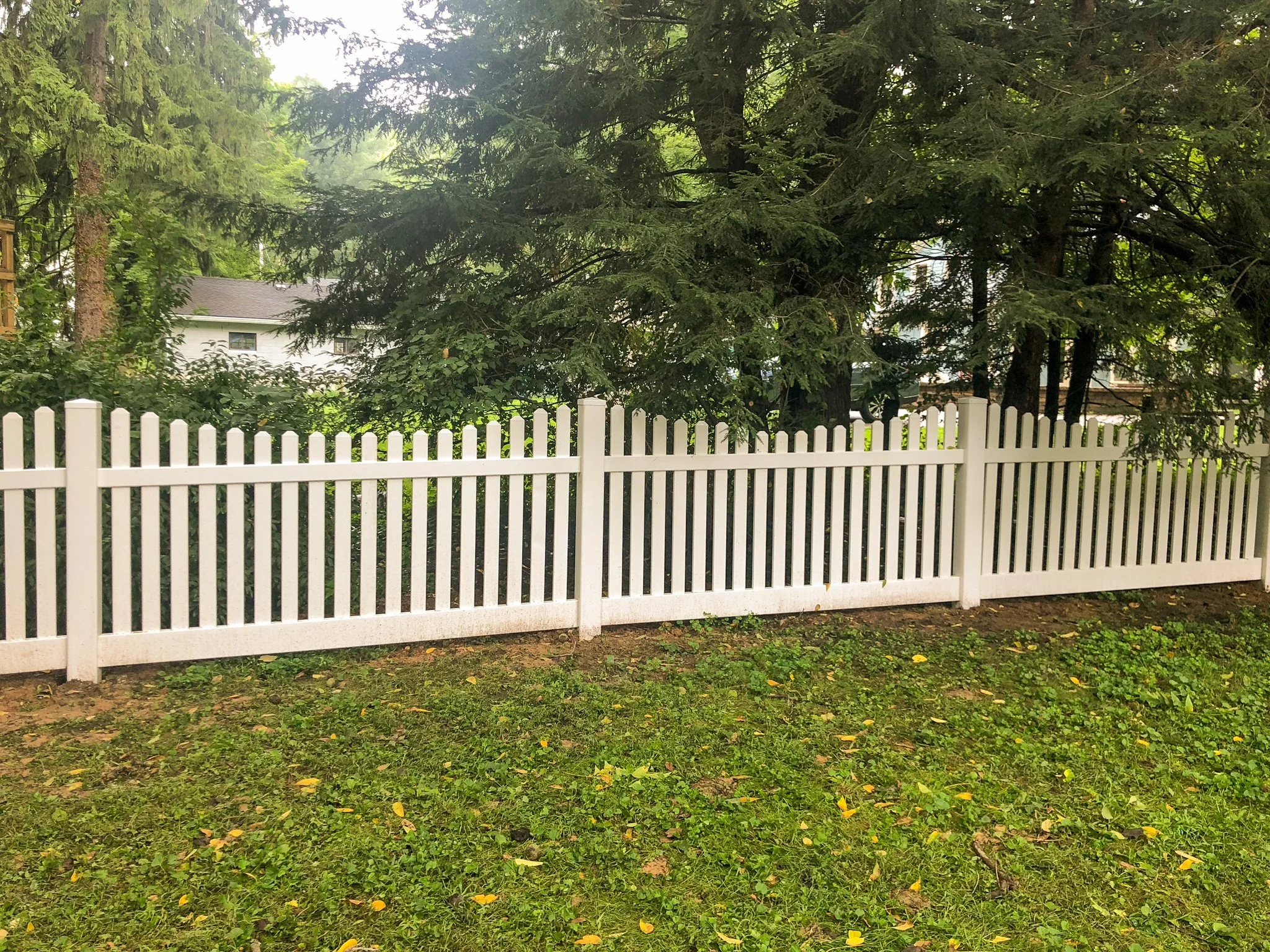 4'-Picket-DE Scallop-Vinyl-126.jpg