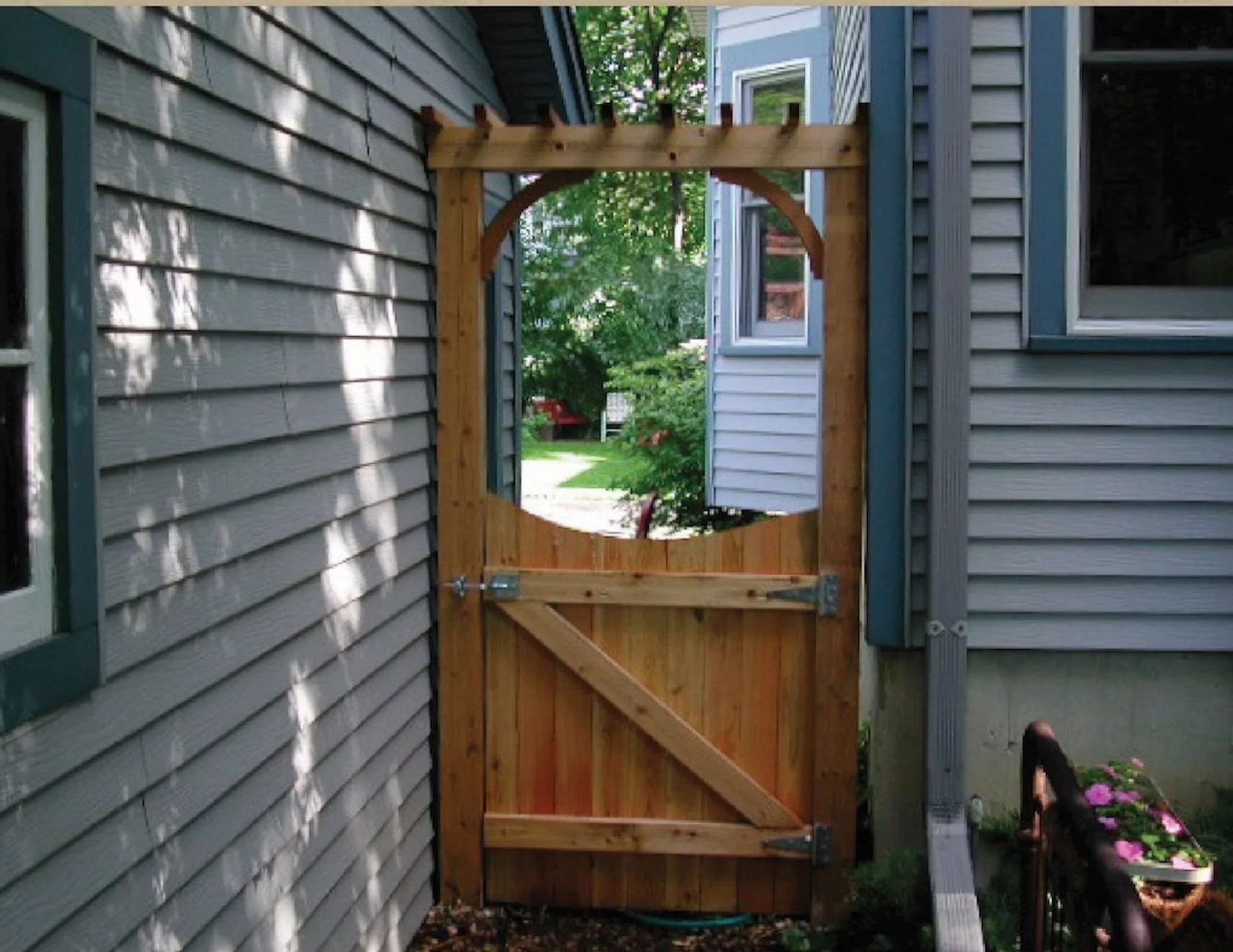 4'-Privacy-Cut Scallop-Cedar-223.jpg