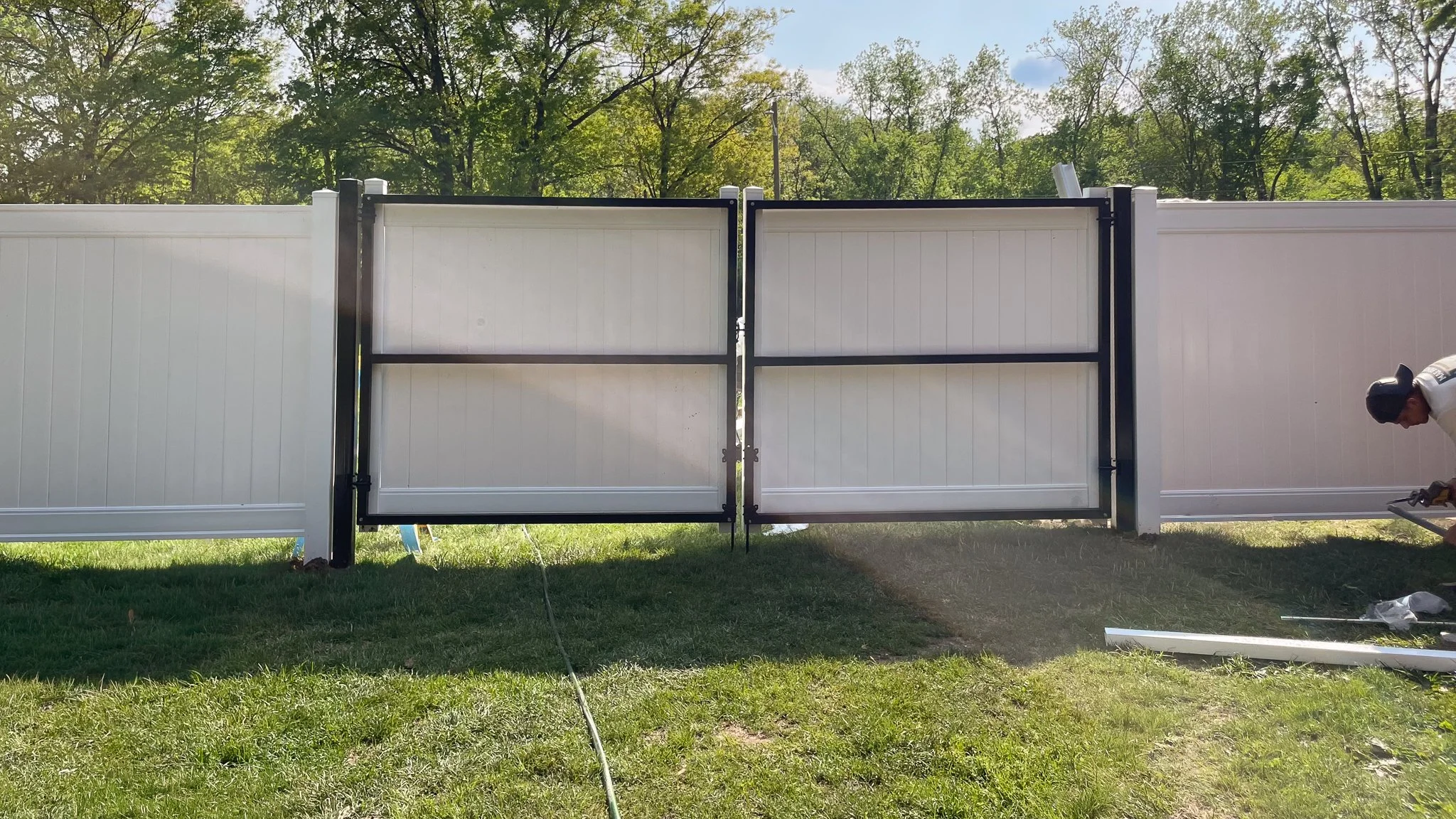 6' Custom Gates-Privacy-Traditional-Vinyl-122.jpg