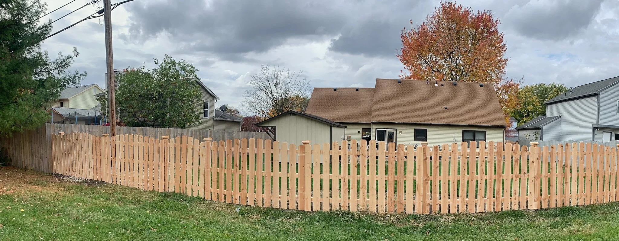 4'-Picket-DE Arch-Cedar-246.jpg