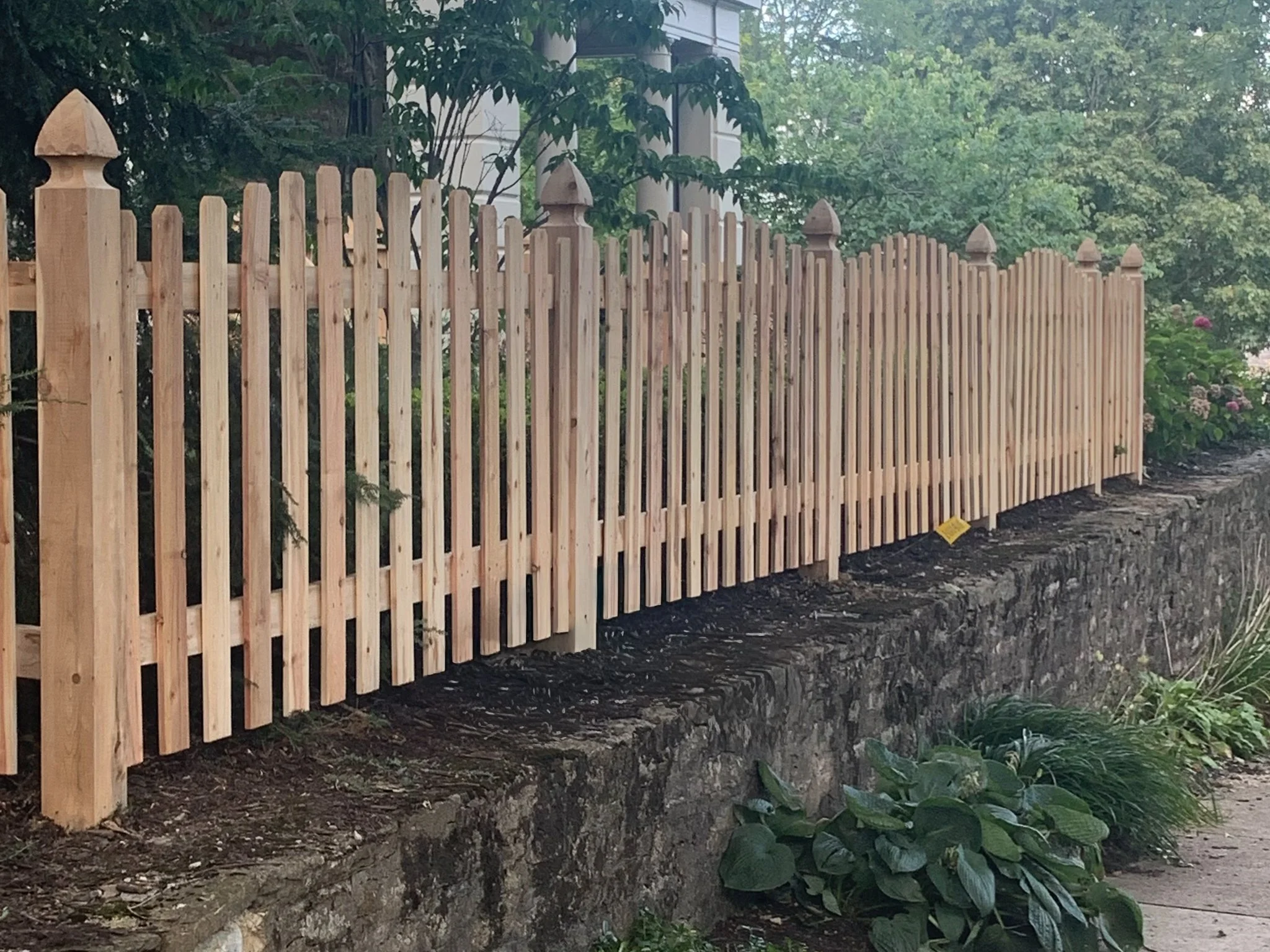 4'-Picket-DE Arch-Cedar-183.jpg