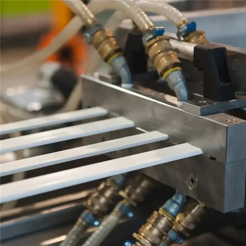 Mae Fence Vinyl Fabrication Machine