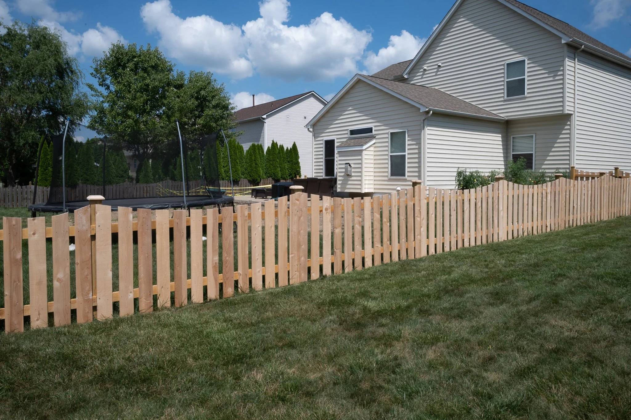 4'-Picket-Cut Scallop-Cedar-219.jpg