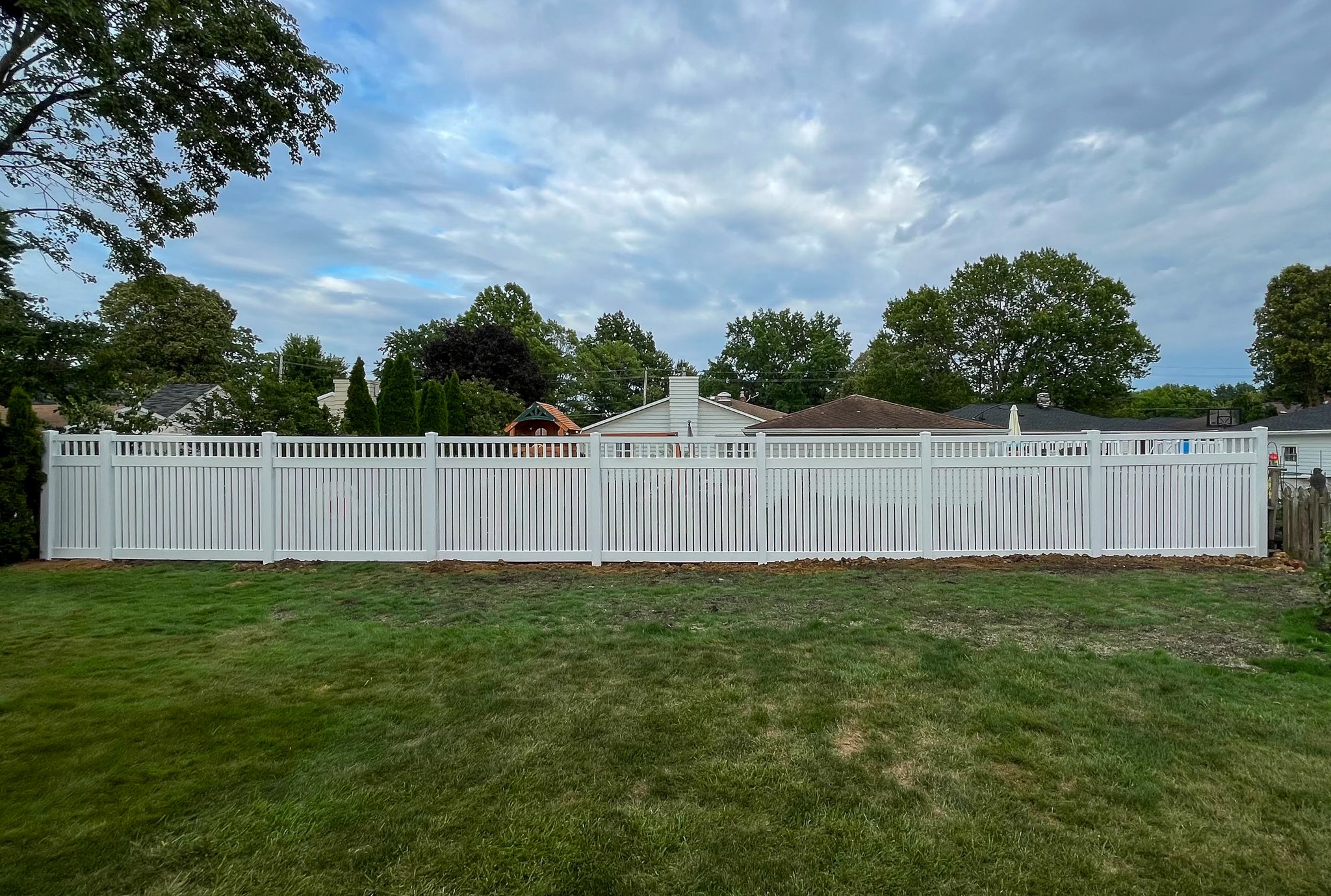 6'-SemiPrivacy-Traditional Hampton-Vinyl-194.jpg