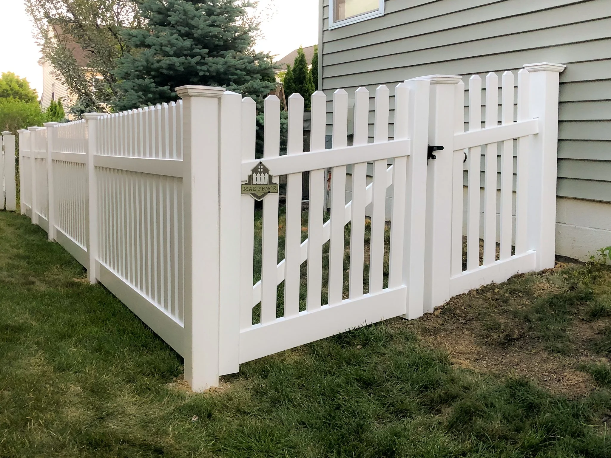 4'-Picket-DE Straight-Vinyl-121.jpg