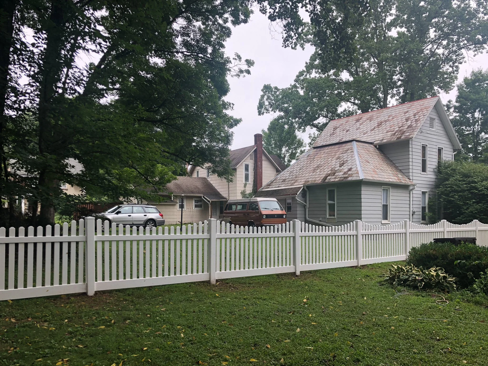 4'-Picket-DE Scallop-Vinyl-125.jpg