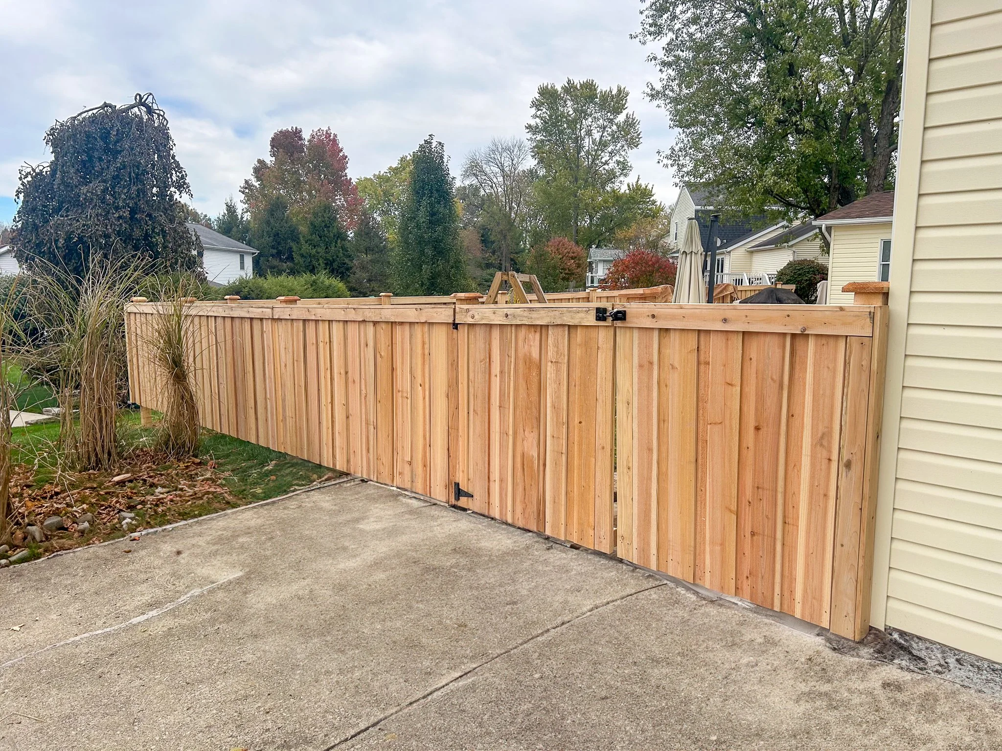 4'-Board on Board-Traditional-Cedar-295.jpg