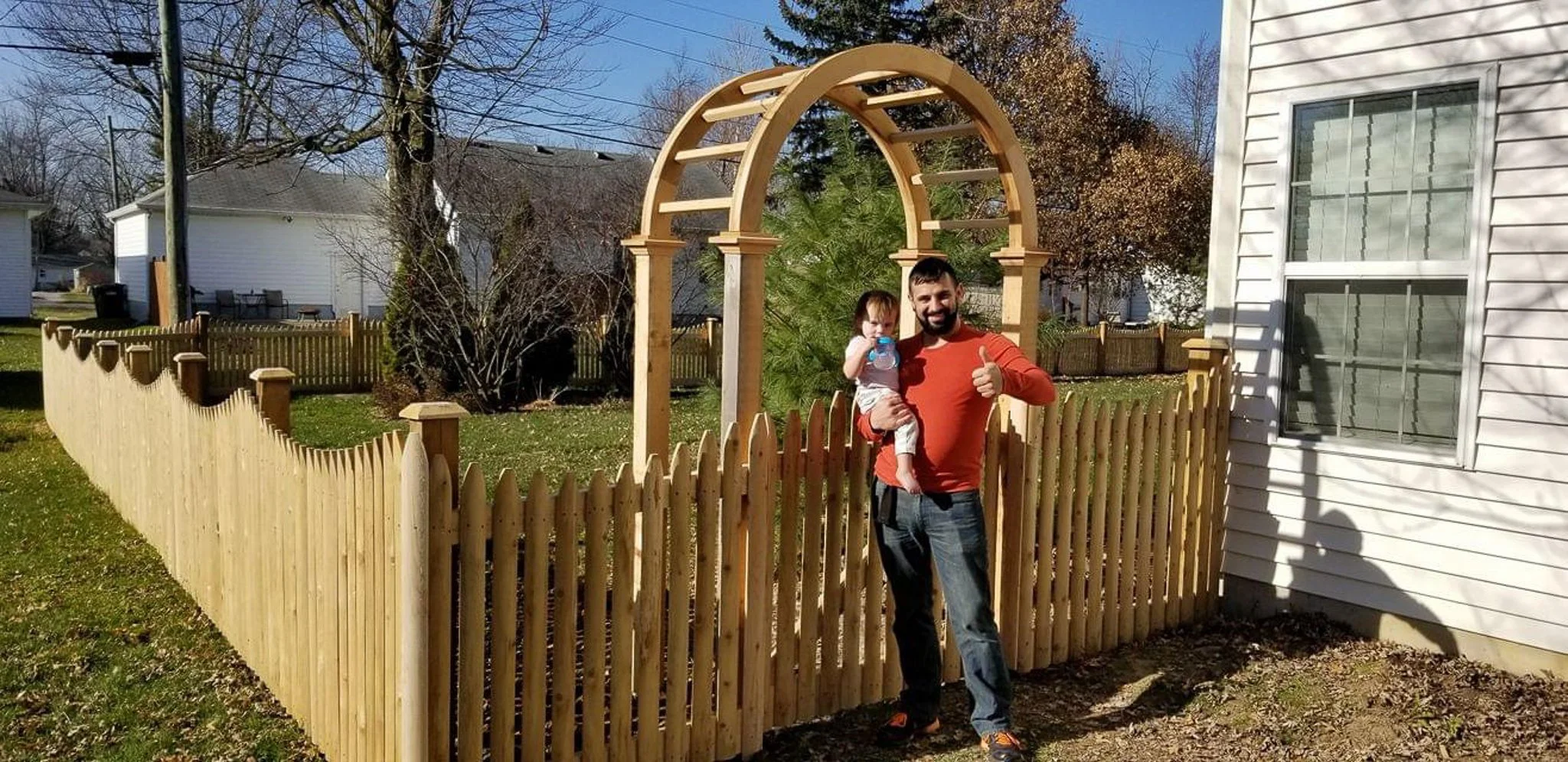 4'-Picket-Stockade Scallop-Cedar-230.jpg