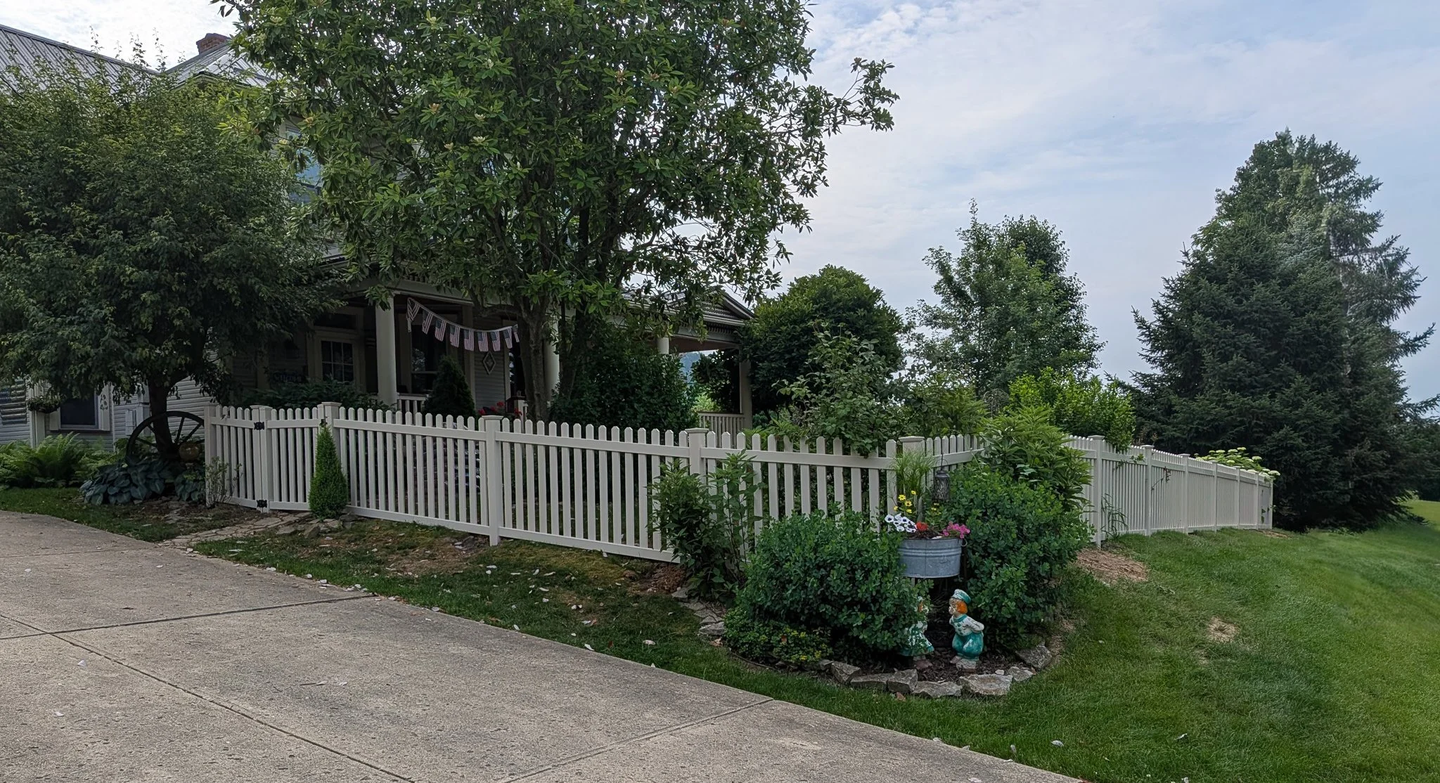 4'-Picket-DE Straight-Vinyl-189.jpg