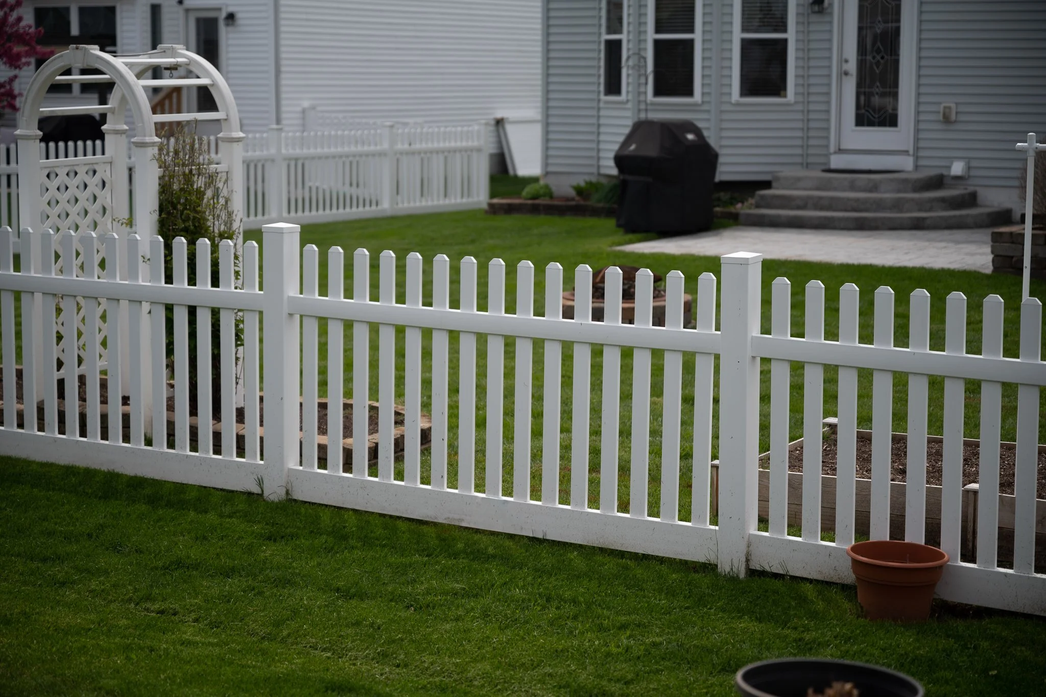 4'-Picket-DE Straight-Vinyl-171.jpg