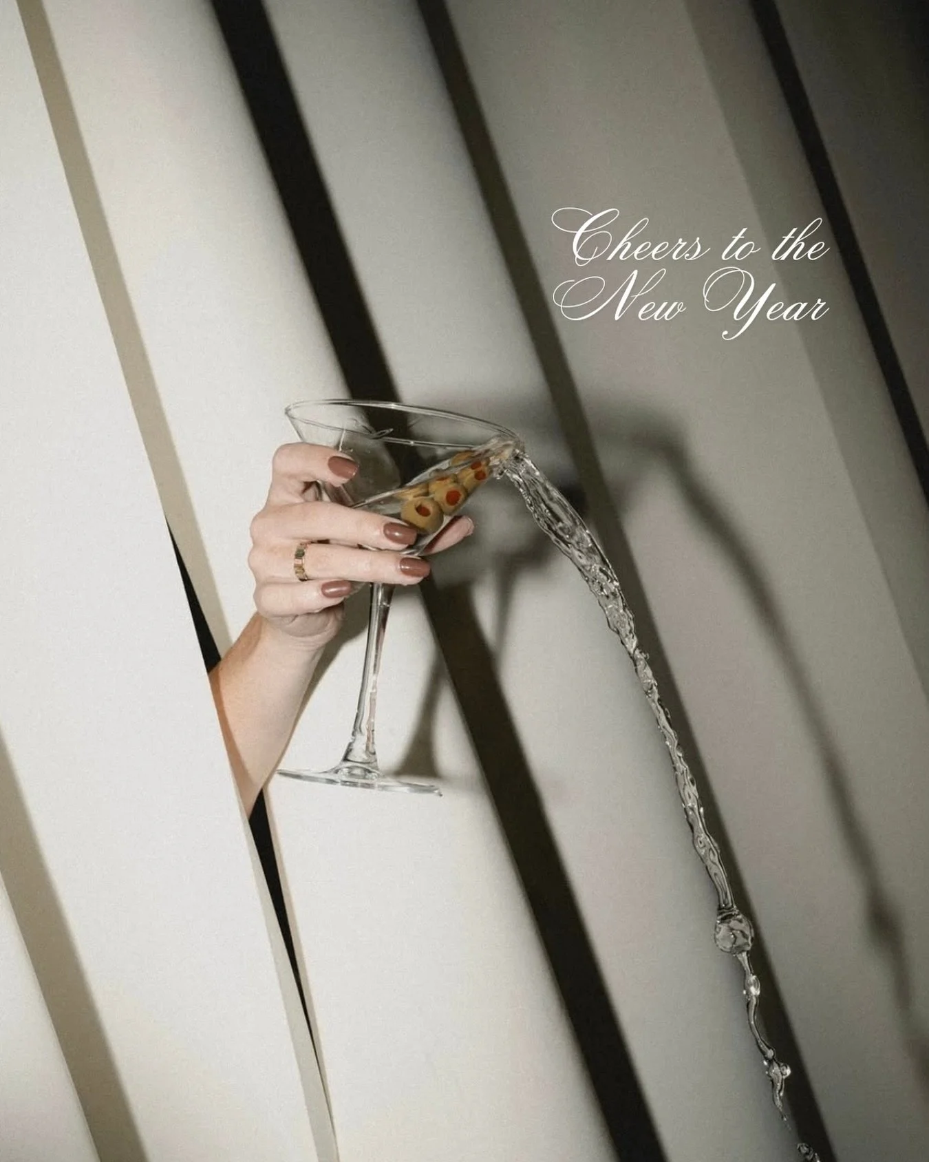To the celebrations behind us and the stories still unfolding. Cheers to the New Year, from all of us at Washington Inn Catering. 📸: @graceandardor #capemay #capemaybeachweddings #washingtoninn #catering #weddings #events #newyear
