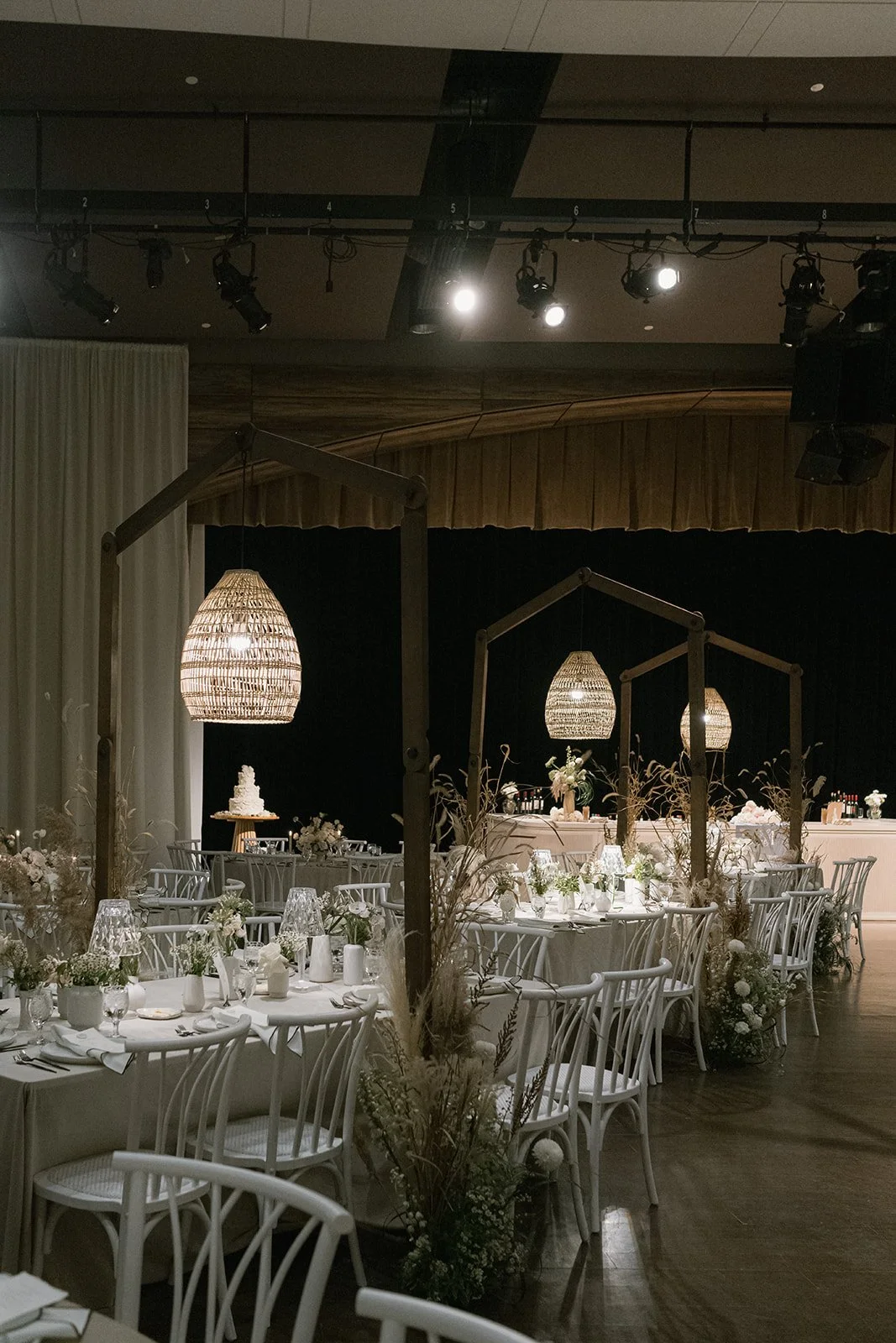 110924_Emma-Max-Wedding_SNEAK-PEEKS-59_websize.jpg