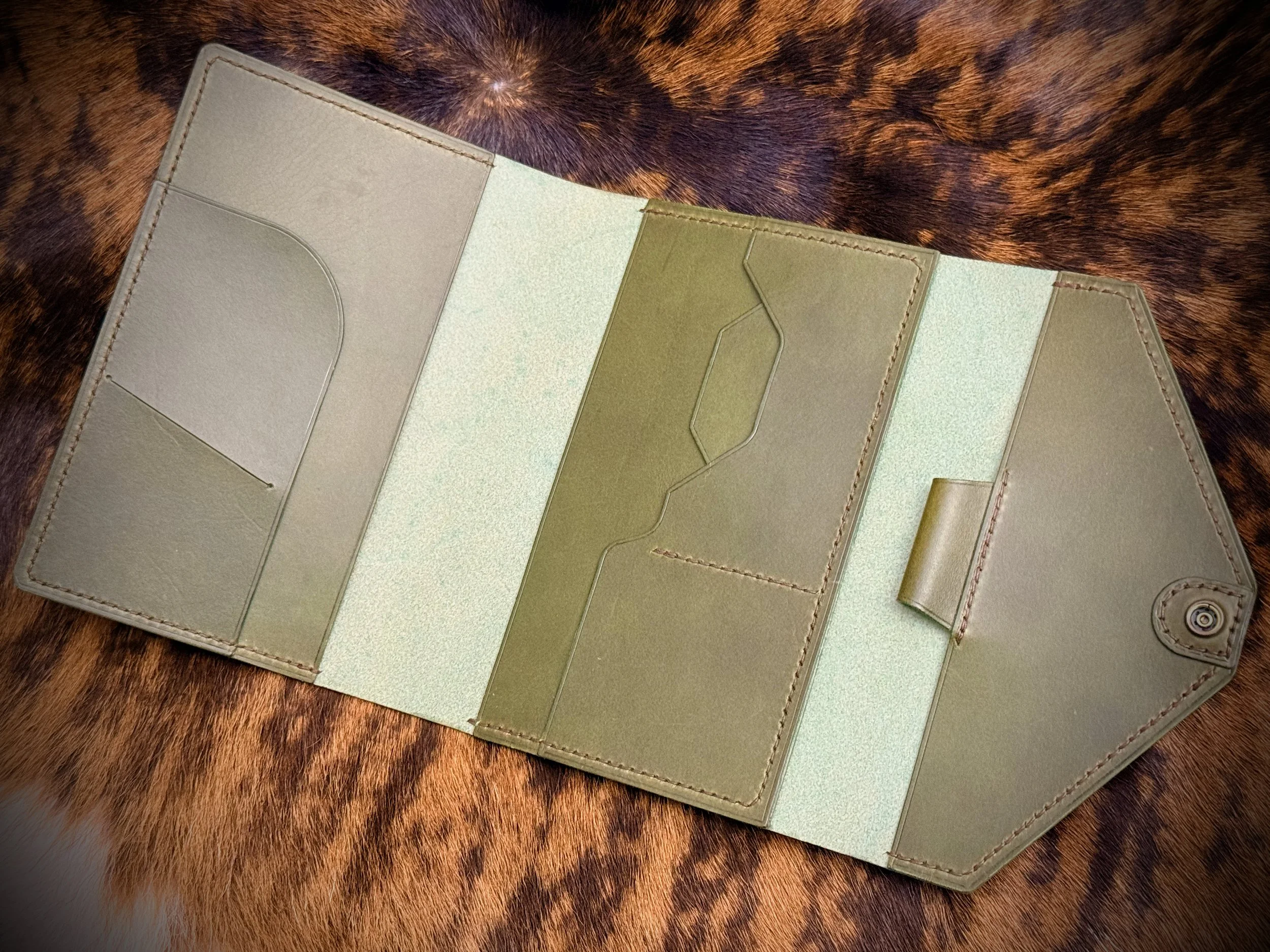 The Jules (trifold padfolio)