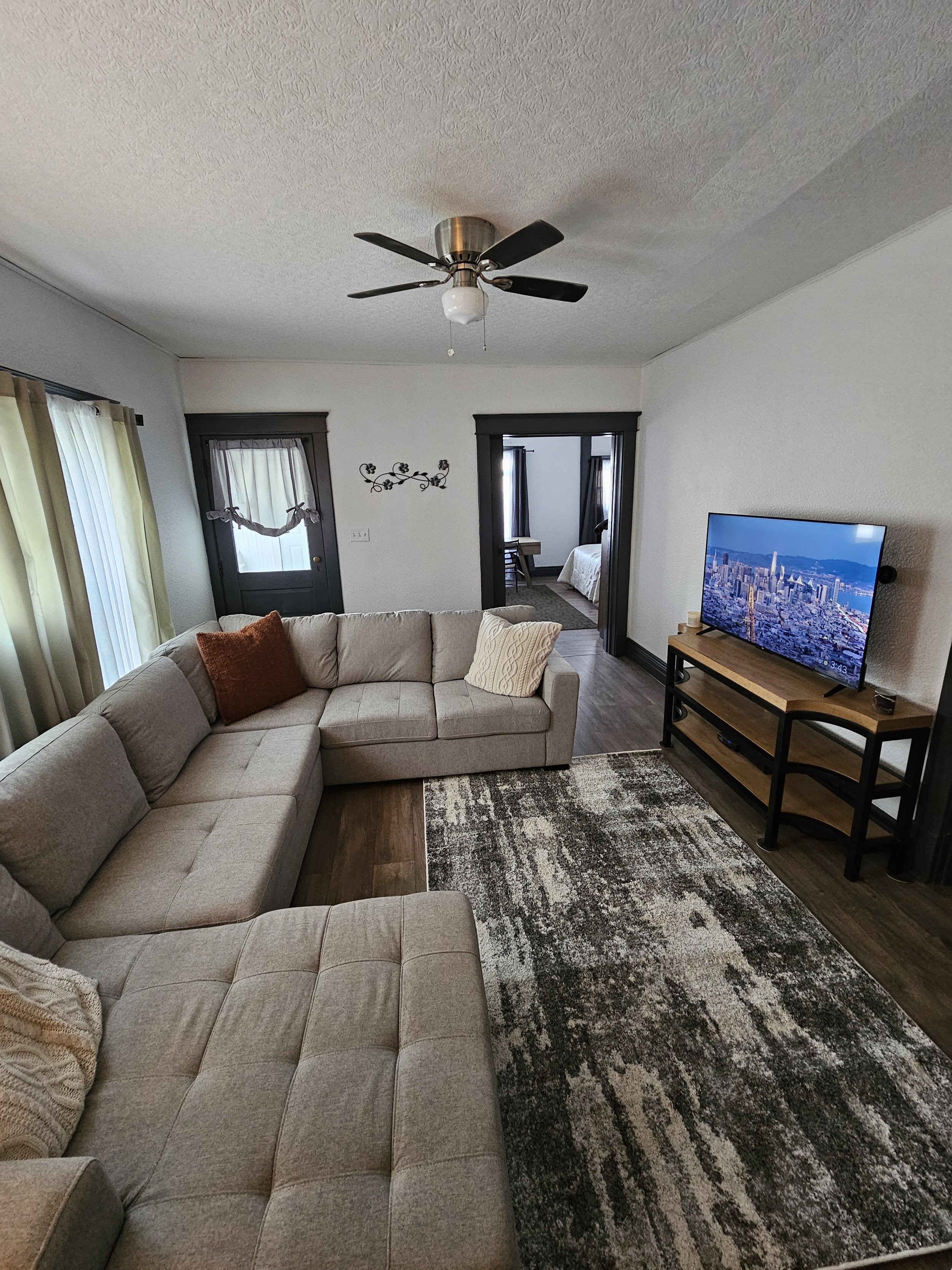 2634 Myrtle St Erie Pa, 16508 - Mid Term Rental Fully Furnished