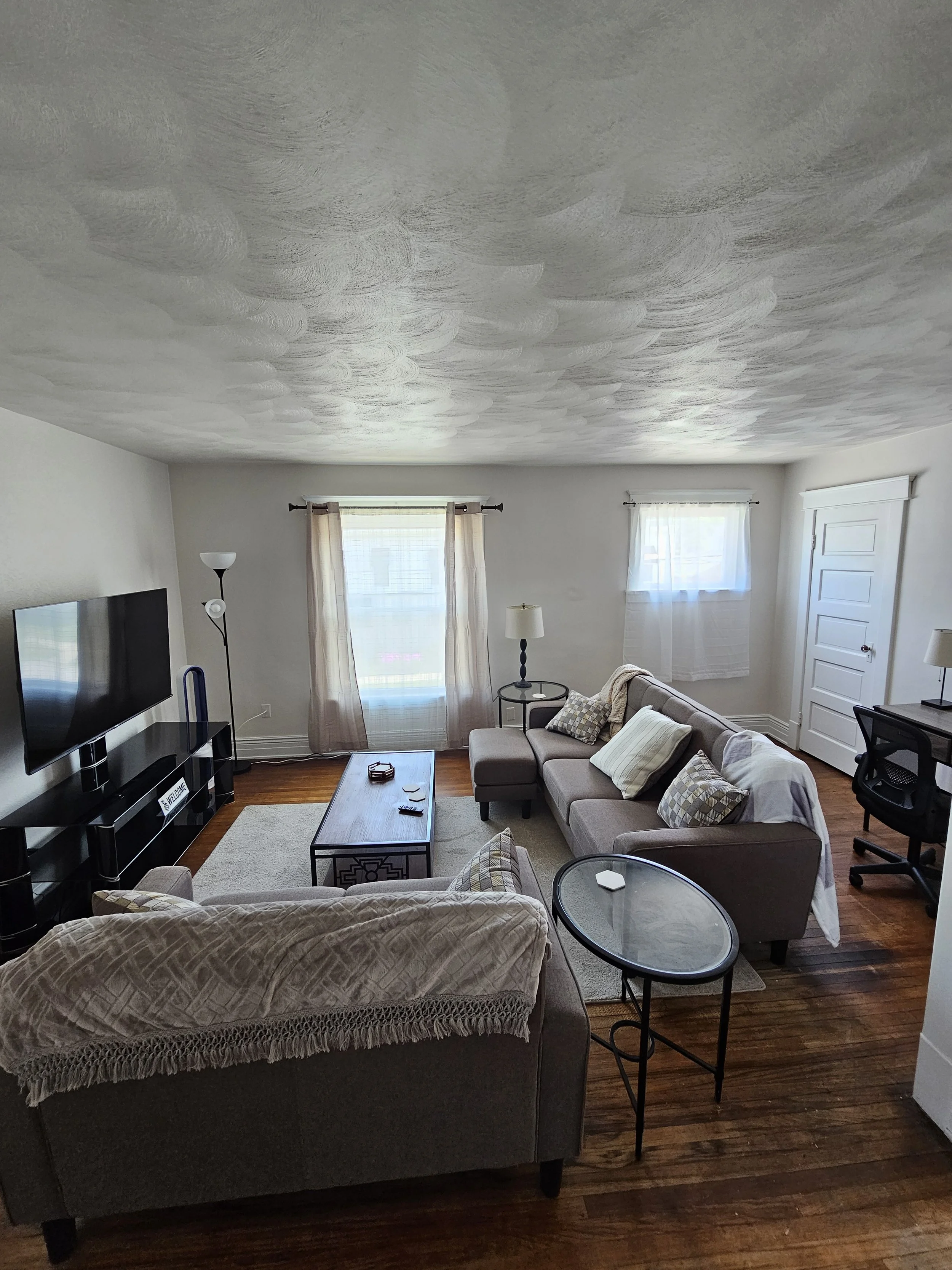 2634 (1/2) Myrtle St Erie Pa, 16508 Mid Term Rental Fully Furnished