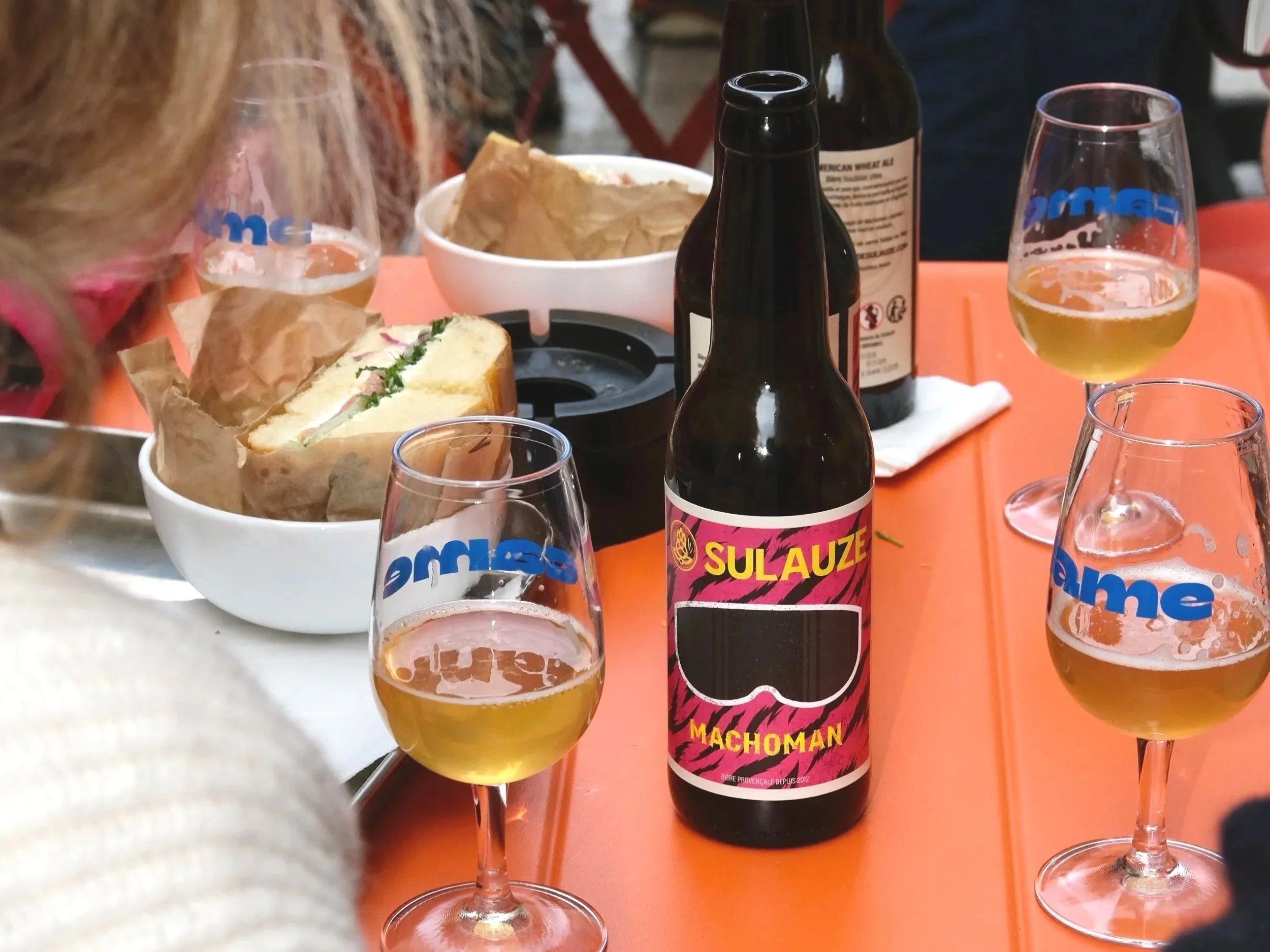 POUMPO X À BON PAPA AU 5 RUE GLANDEVES