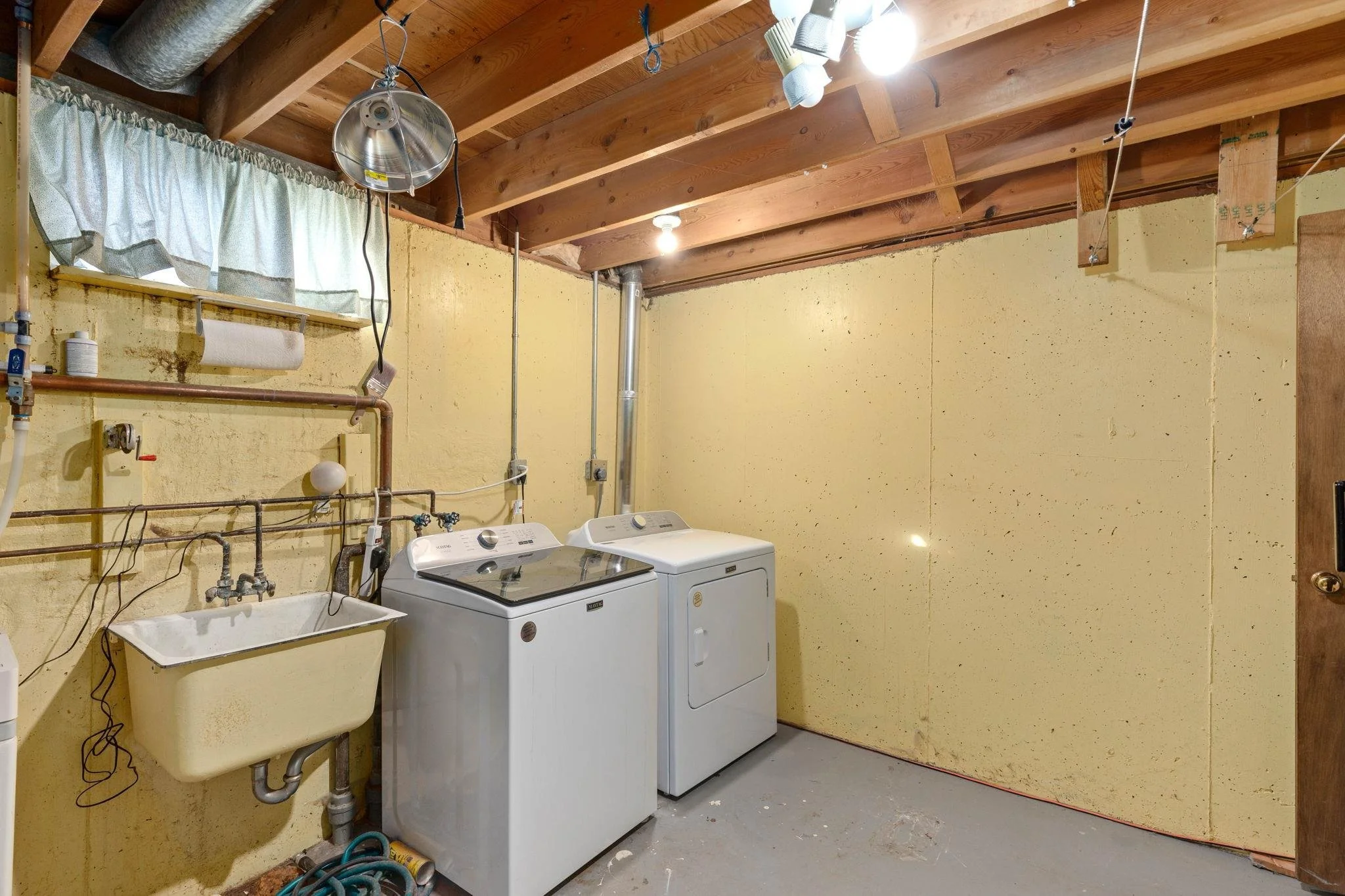 laundry room.jpg