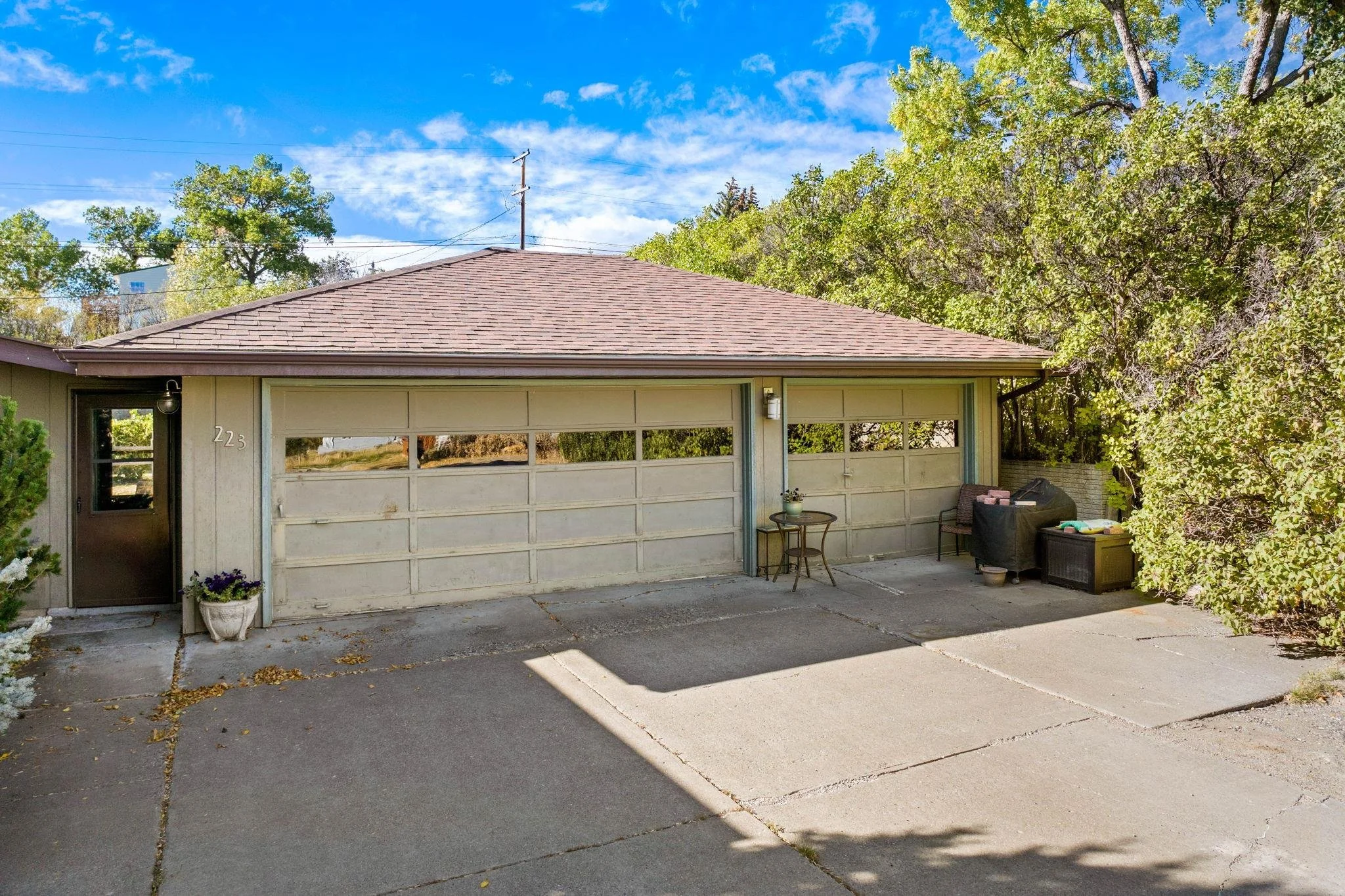 Houses with a garage.jpg