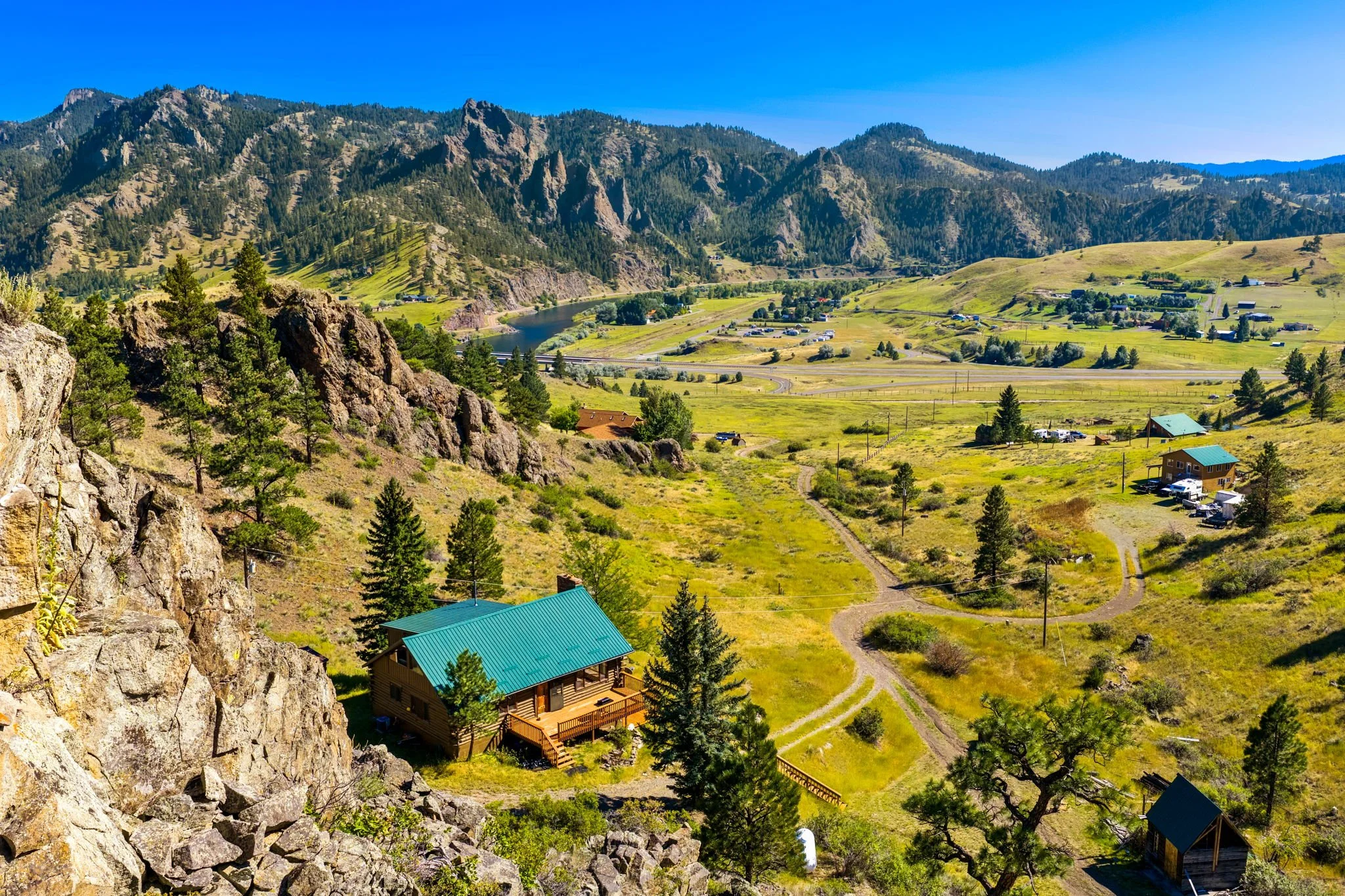 40-web-or-mls-REP-Space-47-Scenic-Valley-Lane-Cascade-MT (40).jpg