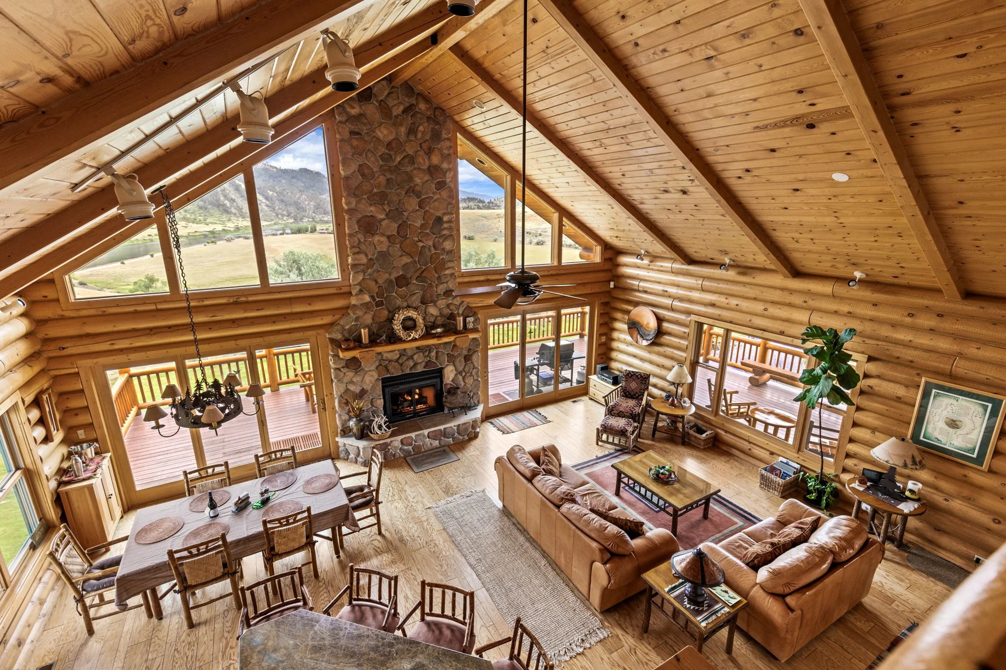 Log Cabin for rent in Montana.jpg