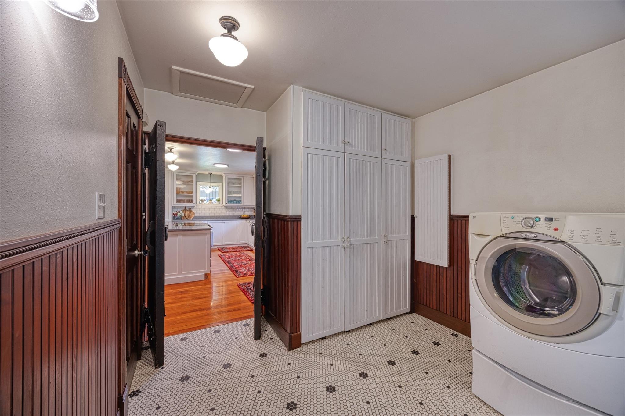8 N Cooper Lane 20.jpg
