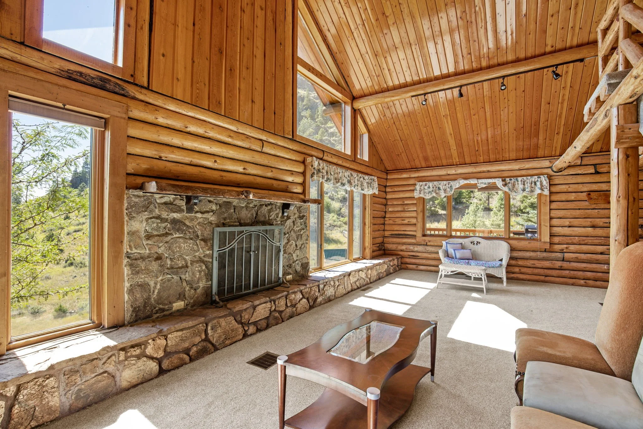 44-web-or-mls-REP-Space-47-Scenic-Valley-Lane-Cascade-MT (44).jpg
