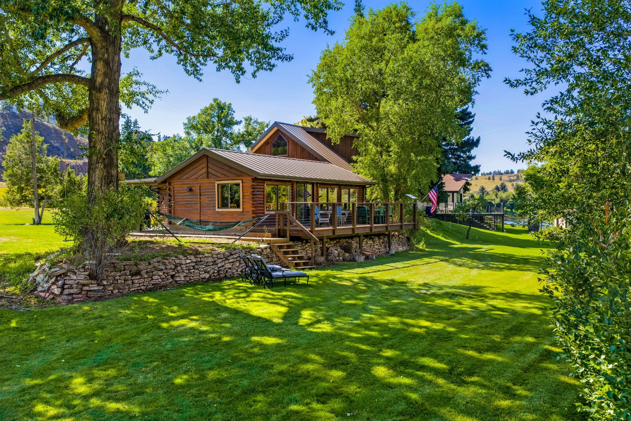 missouri-river-fishing-cabin-montana.jpg