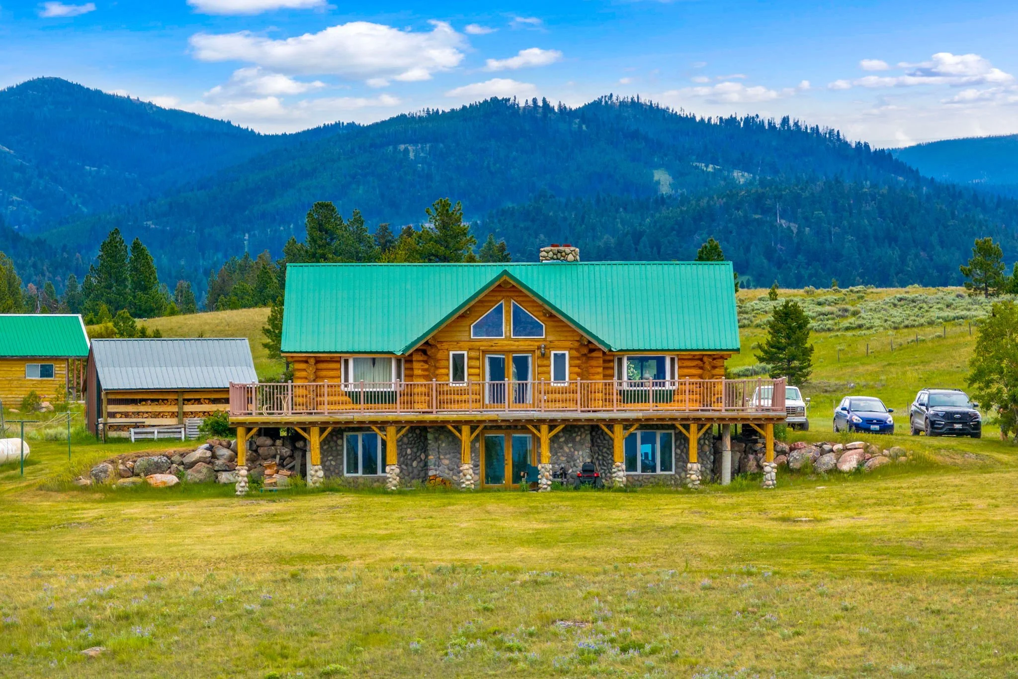 Luxury rustic home.jpg