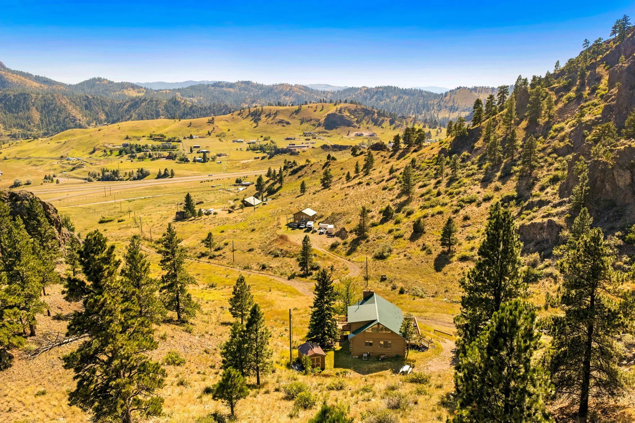 17-web-or-mls-REP-Space-47-Scenic-Valley-Lane-Cascade-MT (17).jpg