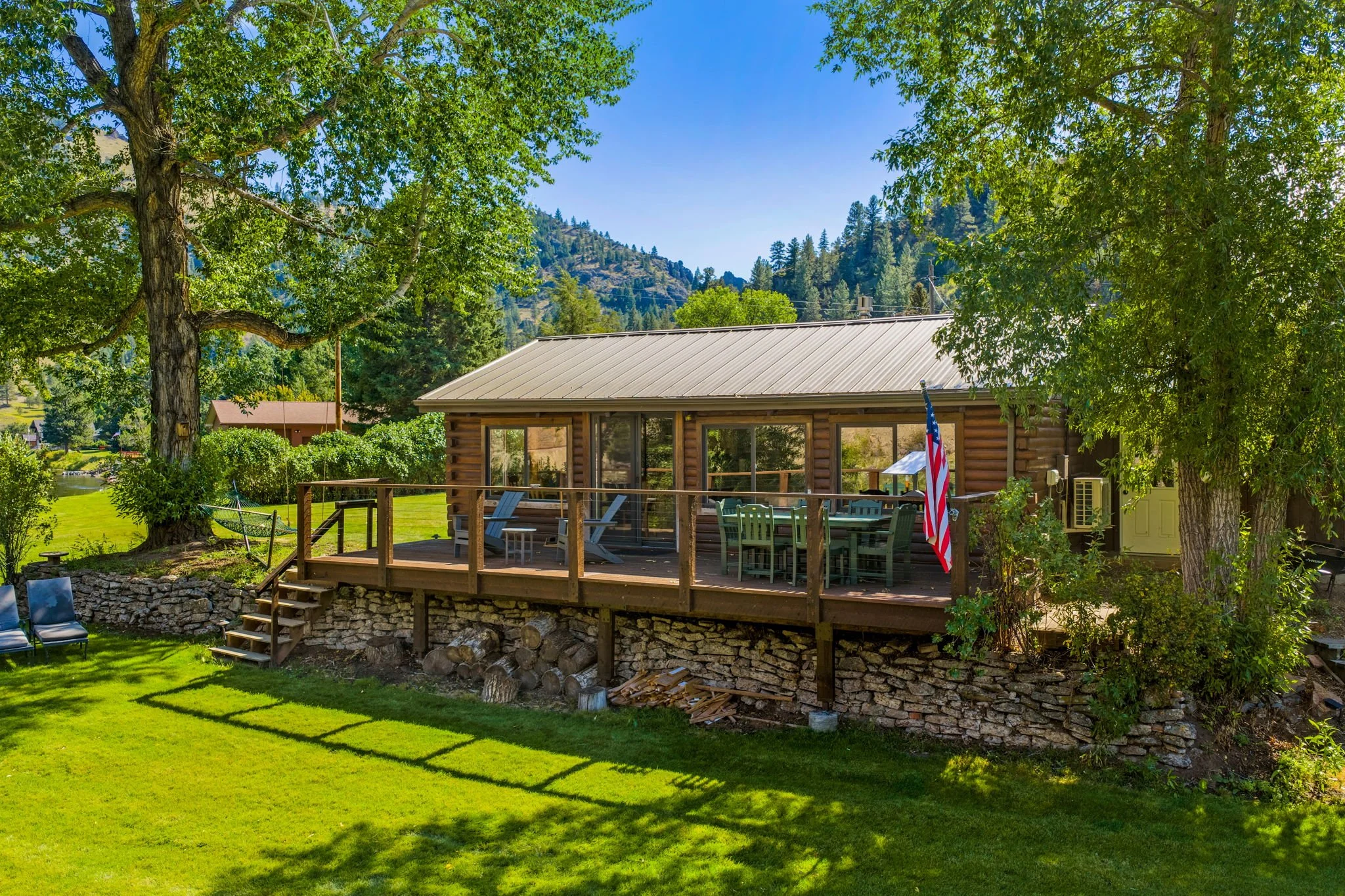 montana-family-cabin-retreat-missouri-river.jpg