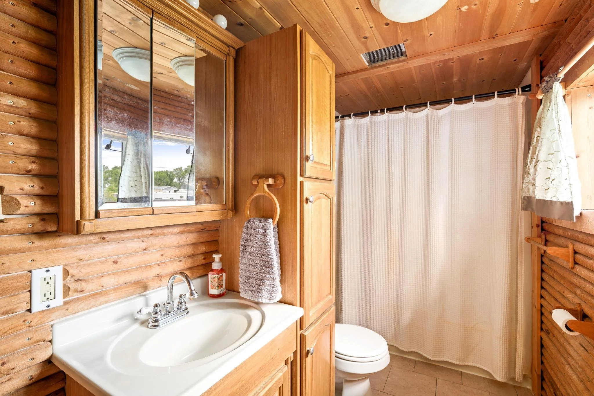 Wood bathroom.jpg