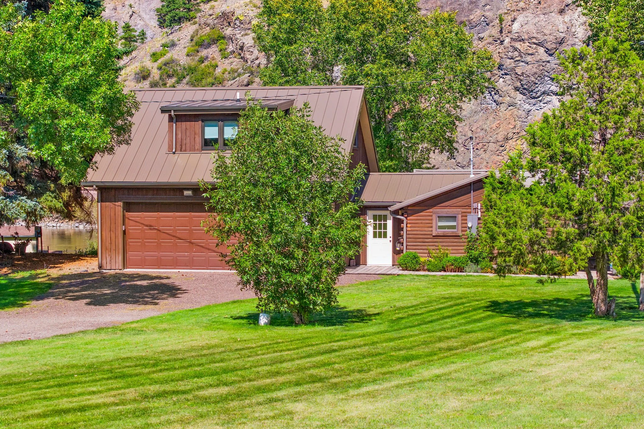 montana-family-fishing-trip-cabin.jpg