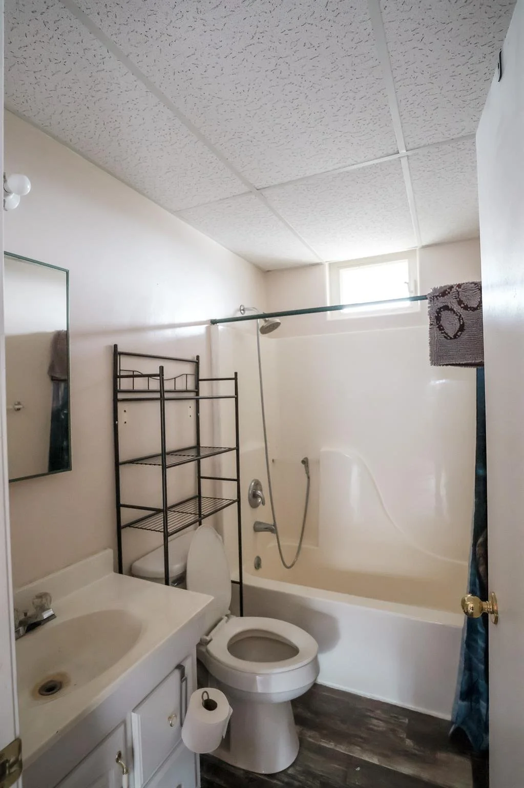 bathroom copy.jpg