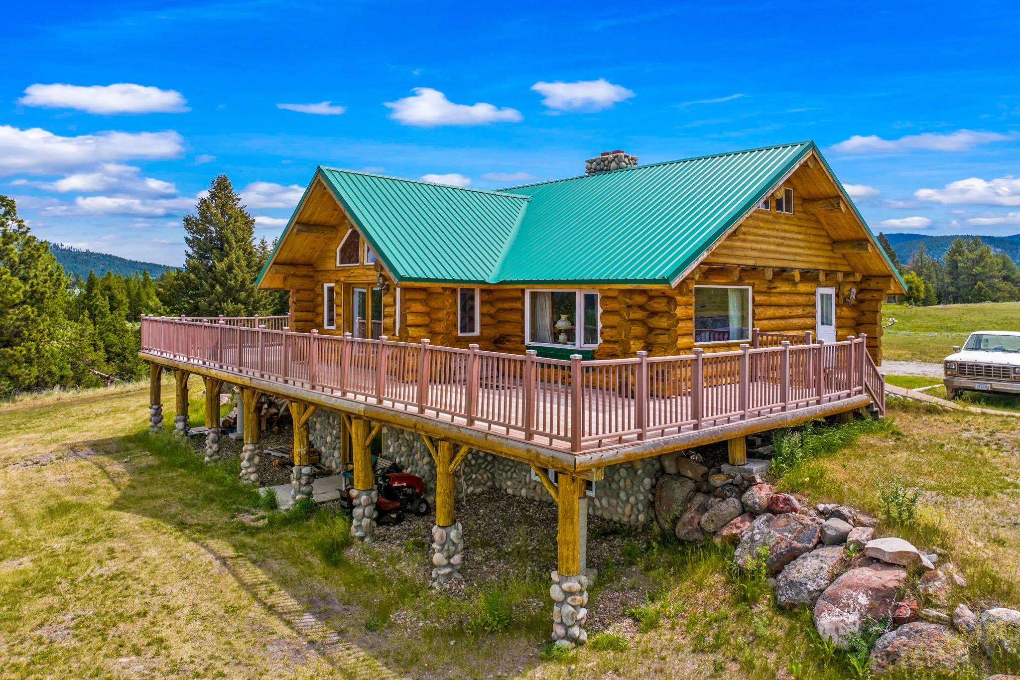 House for sale near Lincoln Montana.jpg