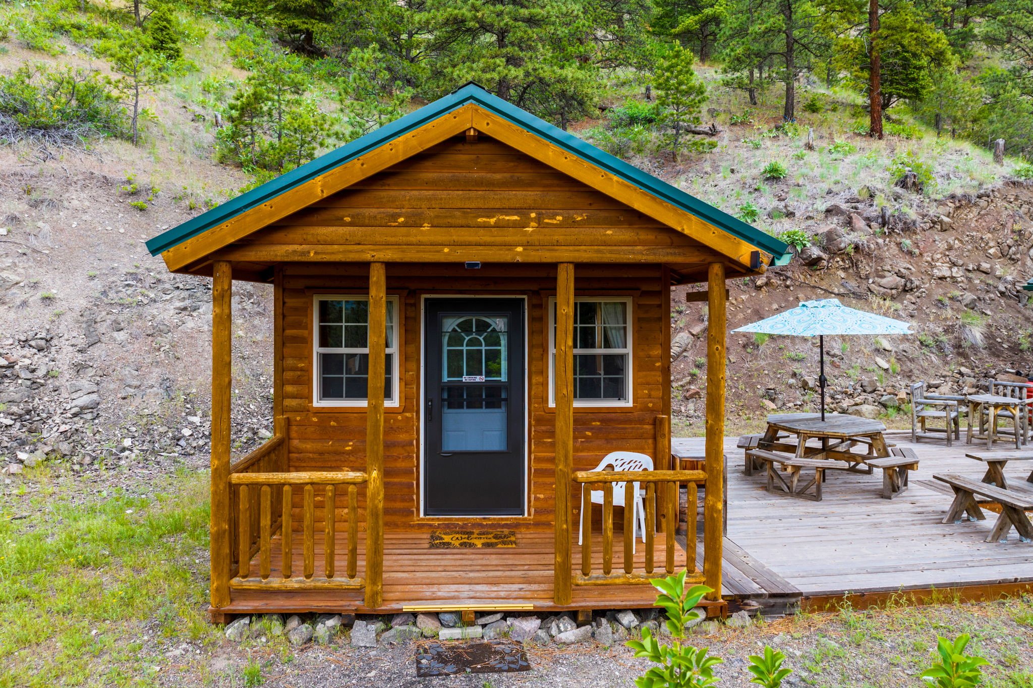 Off grid cabin rental montana.jpg