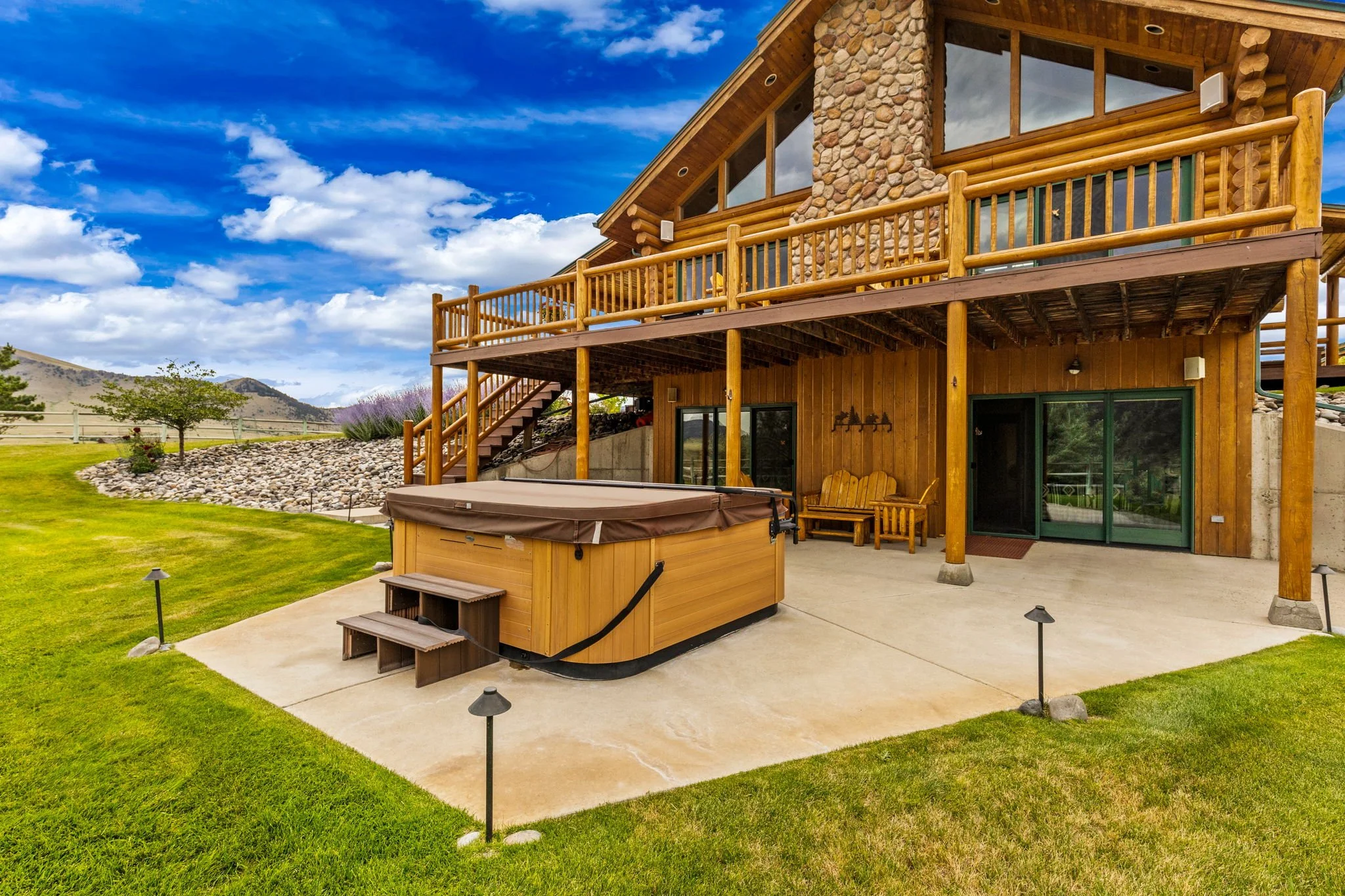 18-web-or-mls-REP-Space-1305-Craig-Frontage-Road-Wolf-Creek-MT (18).jpg