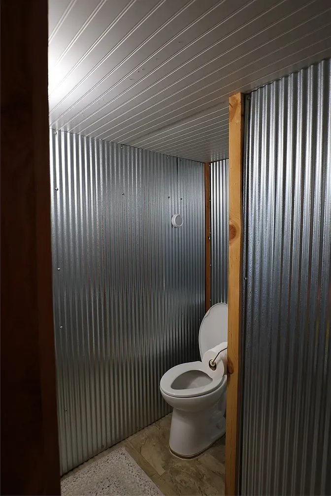 bathroom log house.webp