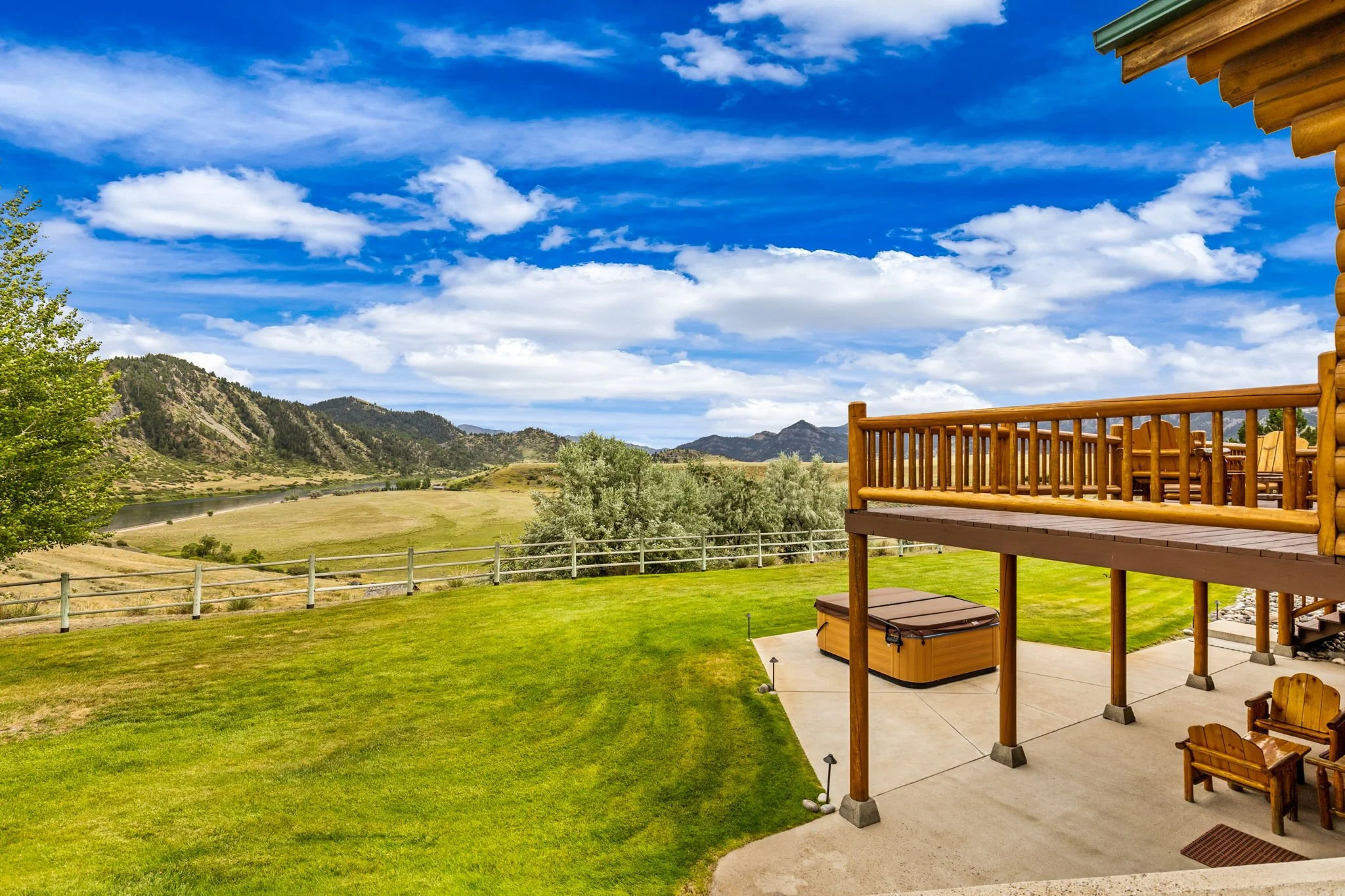 17-web-or-mls-REP-Space-1305-Craig-Frontage-Road-Wolf-Creek-MT (17).jpg