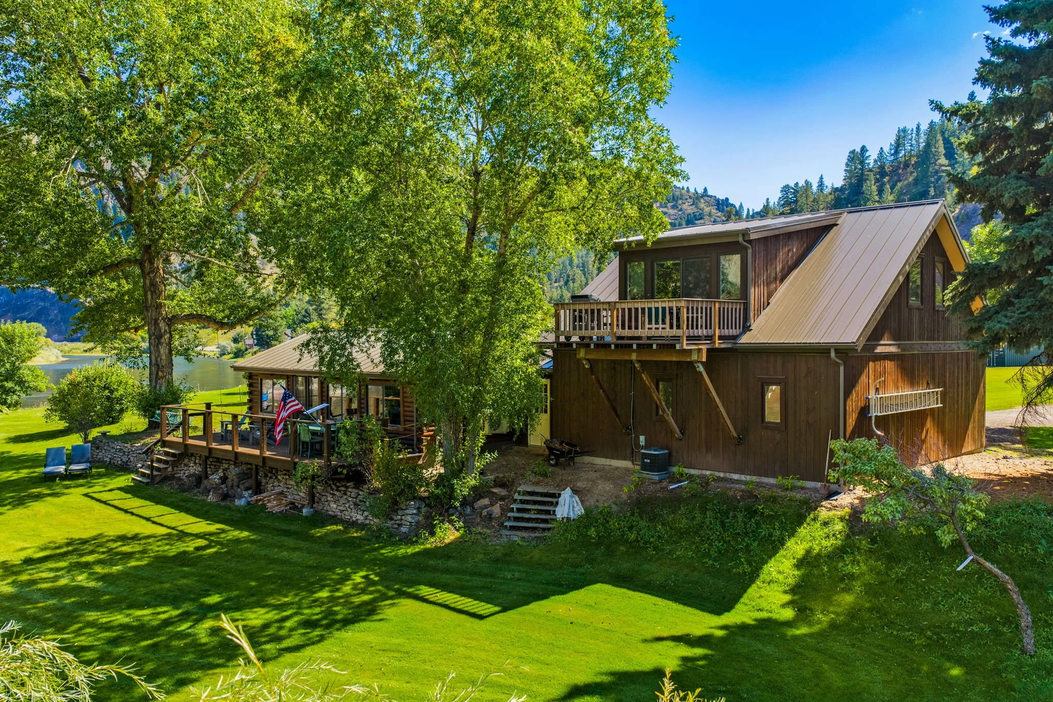 missouri-river-family-getaway-cabin.jpg