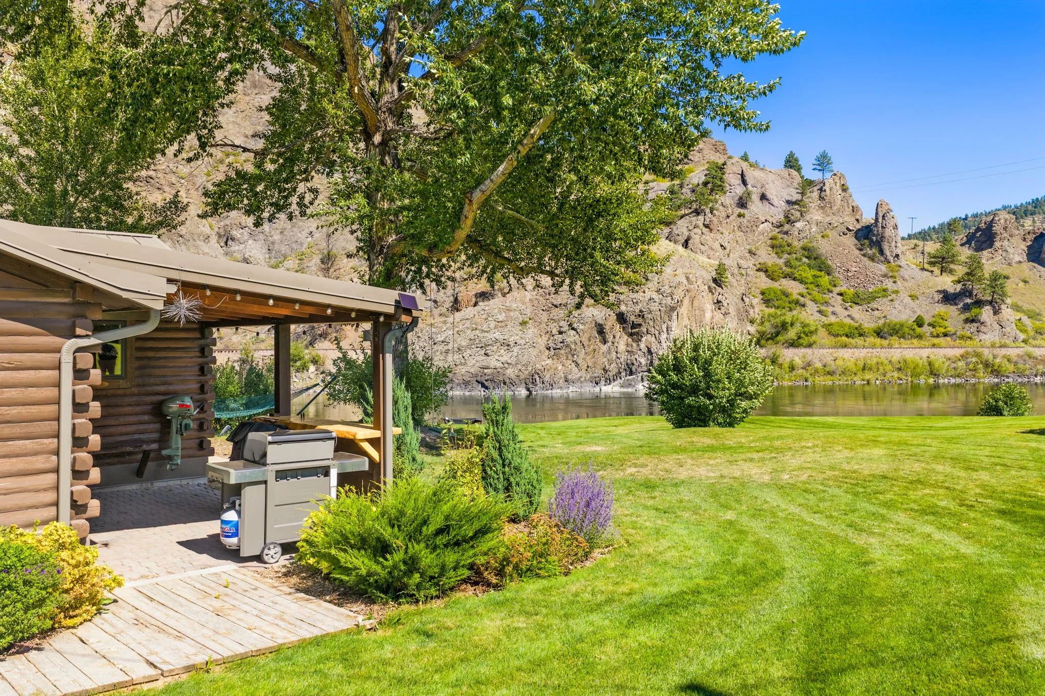 19-web-or-mls-REP-Space-Tagues-Place-2956-Old-US-Highway-91-Cascade-MT (19).jpg